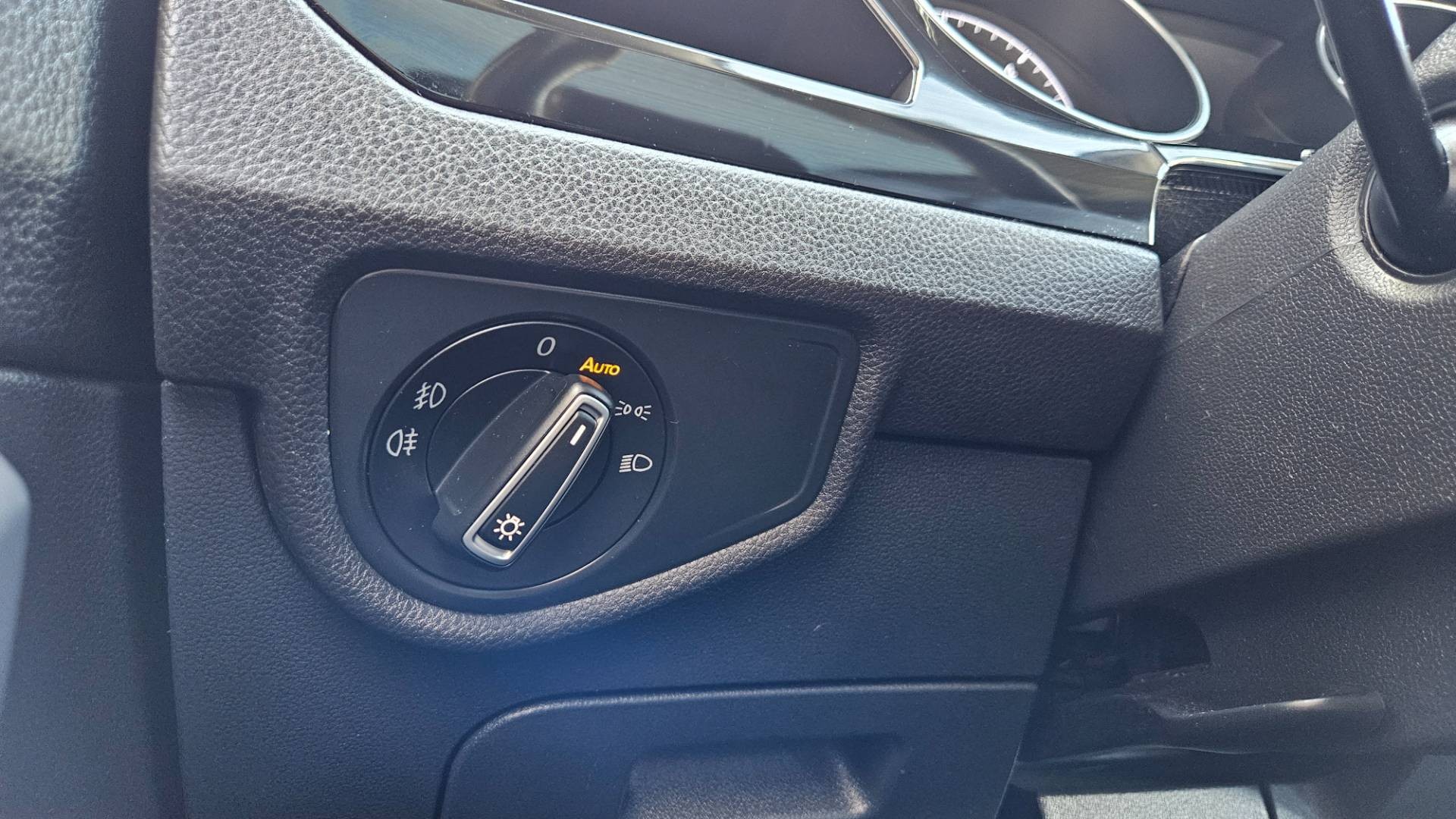 Volkswagen Touran 2.0 TDI SCR BMT 190k Highline DSG EU6 – Obrázok 42