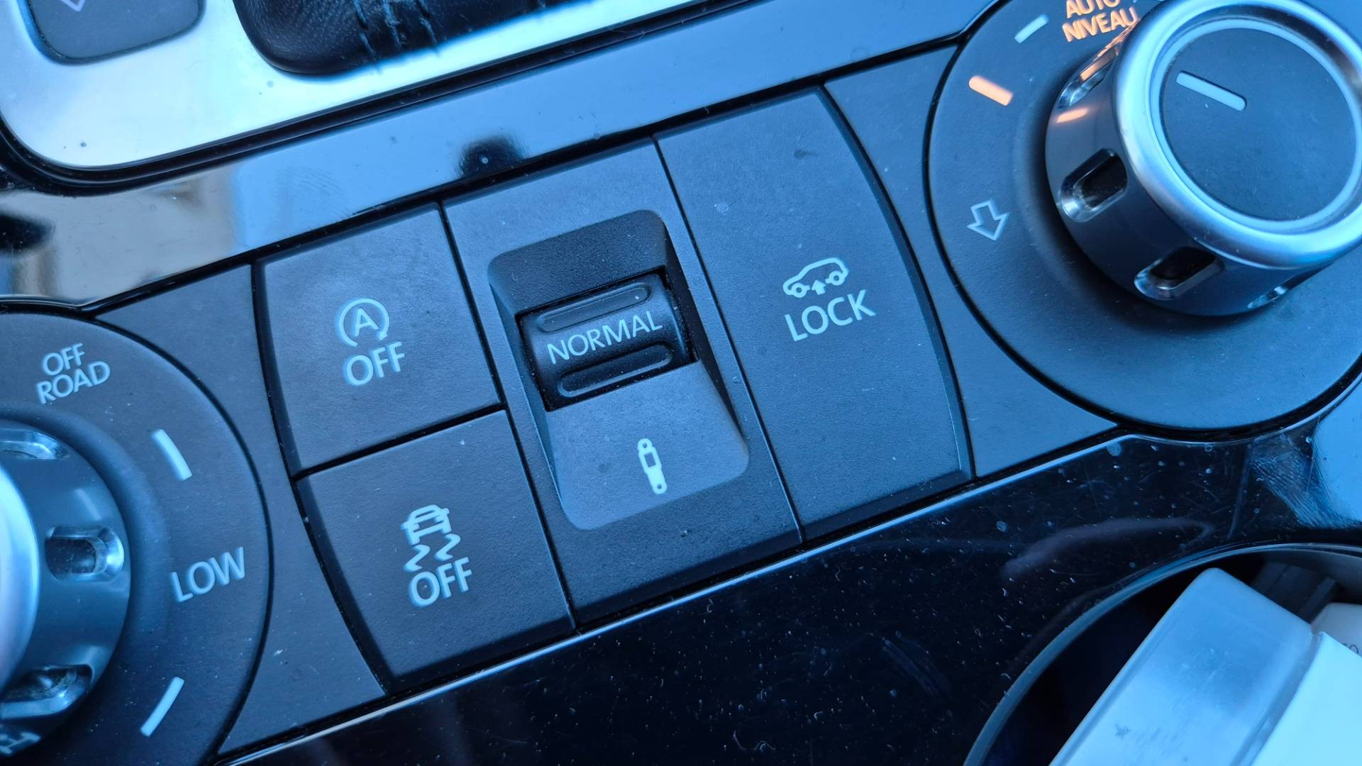 Volkswagen Touareg II 3.0 V6 TDI 240k BMT Premium 4XMOTION – Obrázok 31