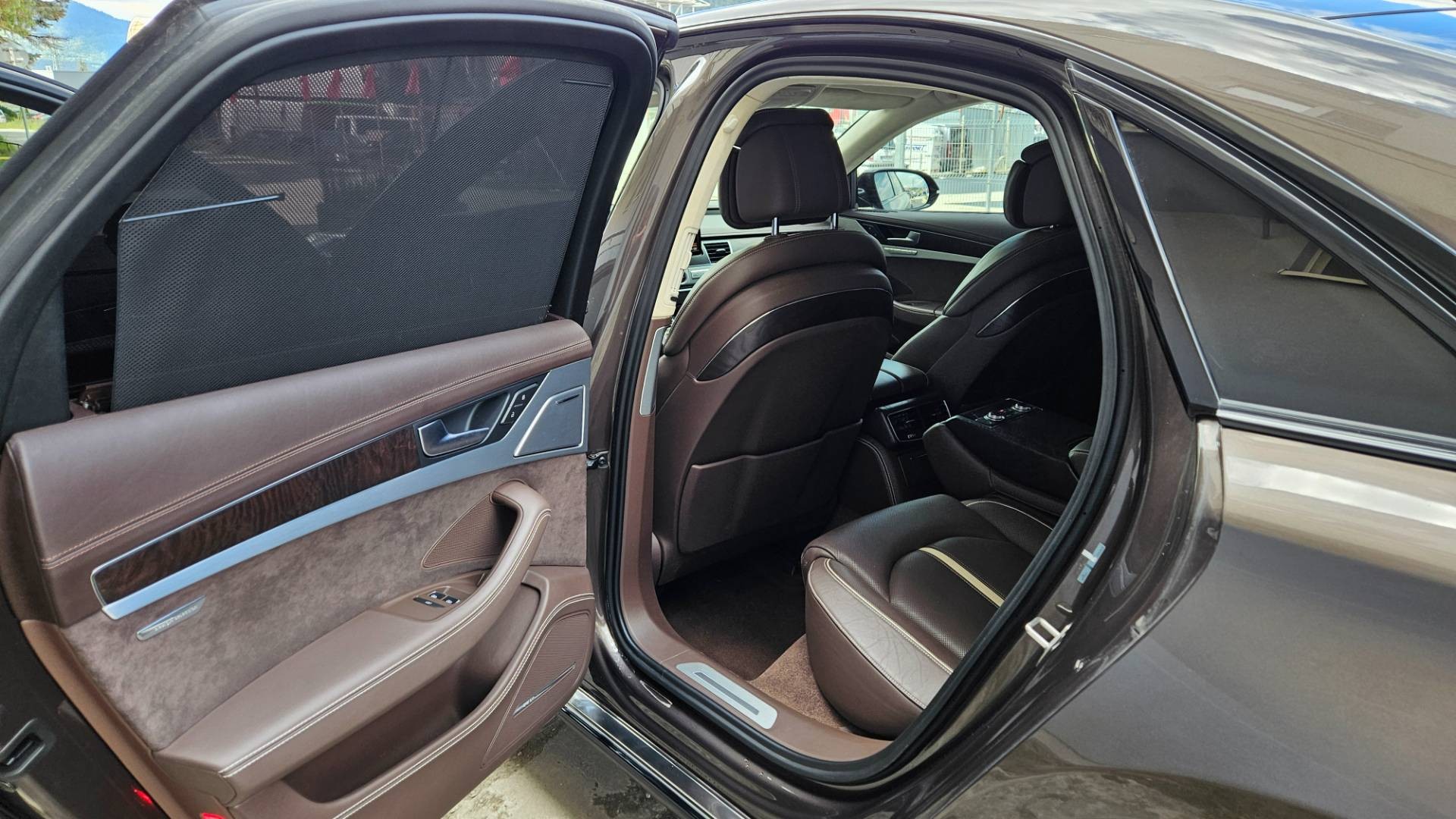 Audi A8 4.2 TDI V8 385k DPF quattro tiptronic – Obrázok 31