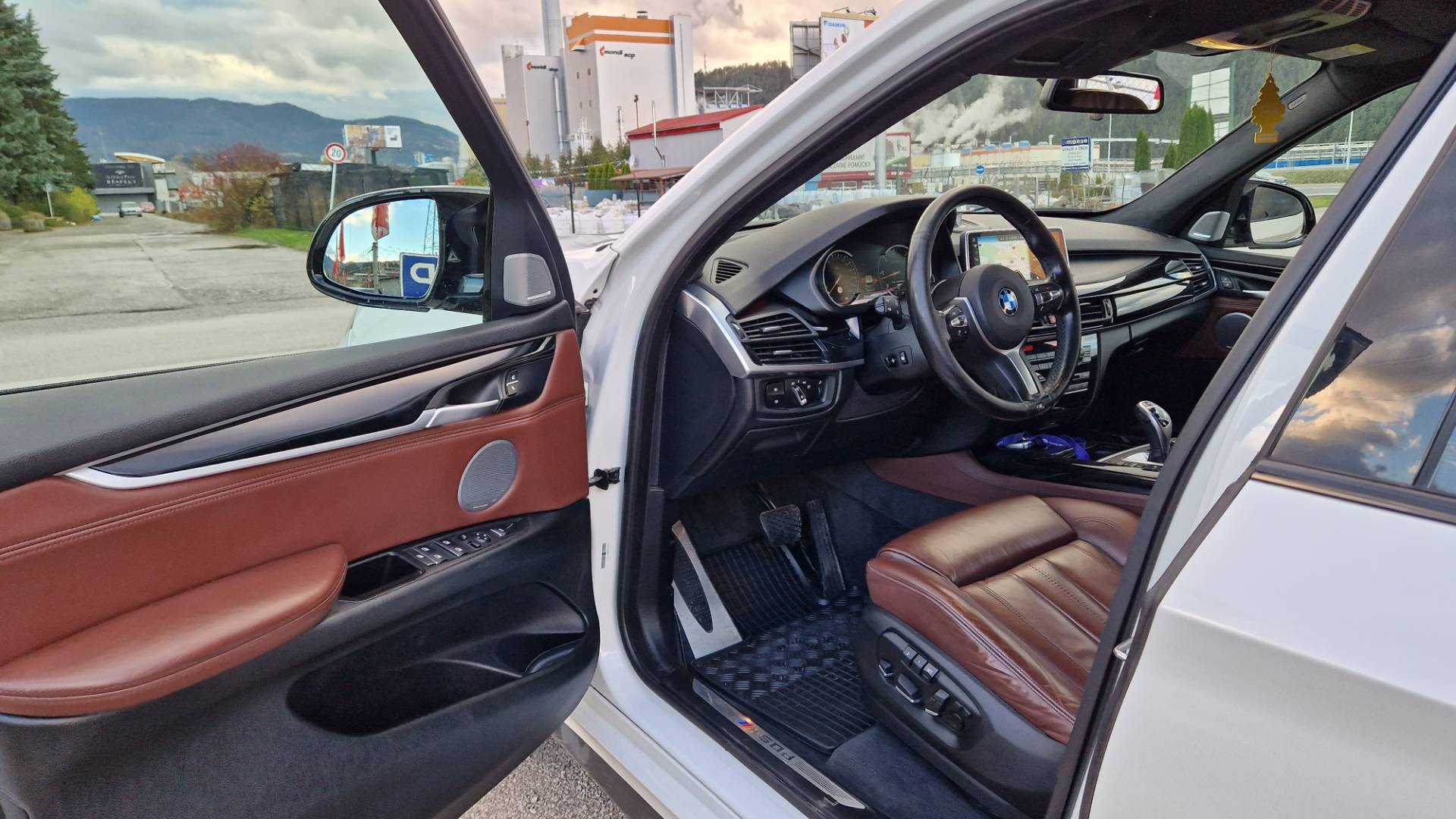 BMW X5 M50D M-PACKET 381PS – Obrázok 33