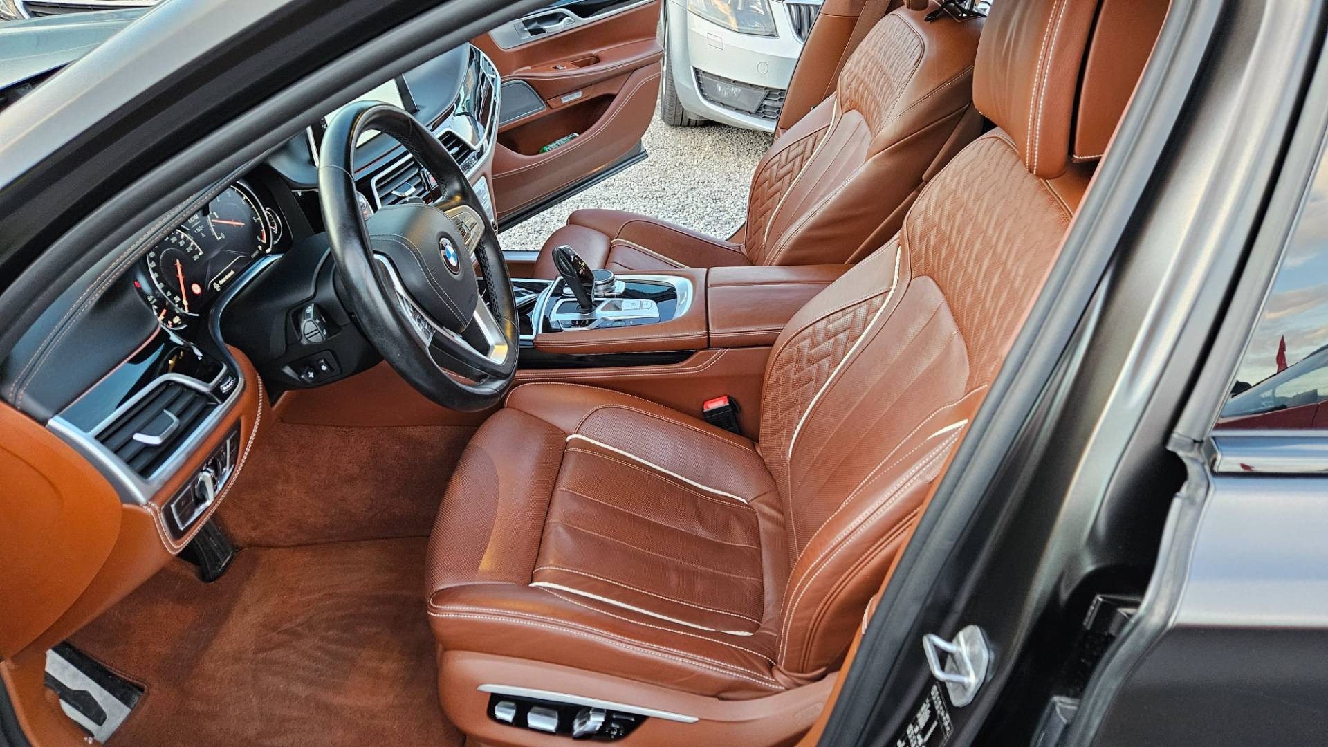 BMW Rad 7 740d xDrive M-PACKET individual – Obrázok 30