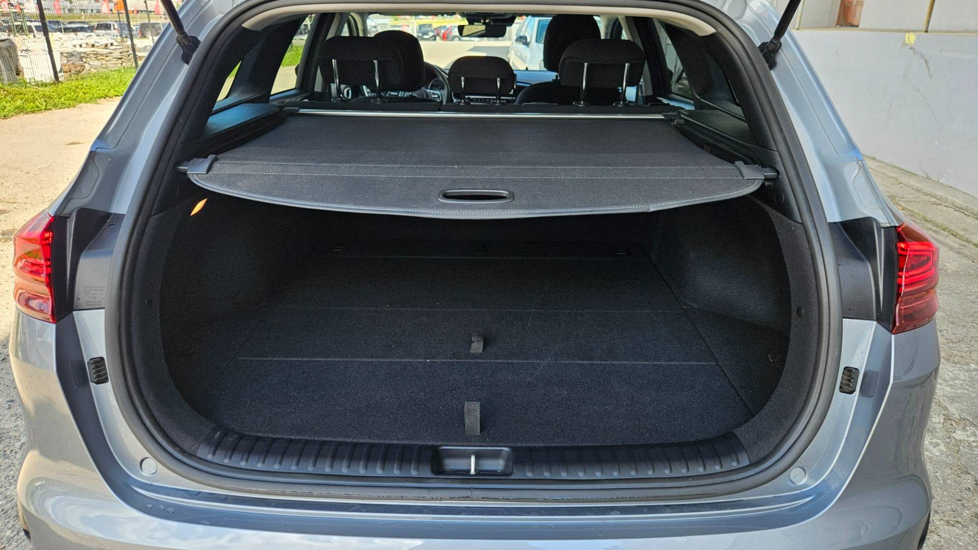 Kia Ceed SW 1.5 T-GDi Gold – Obrázok 16