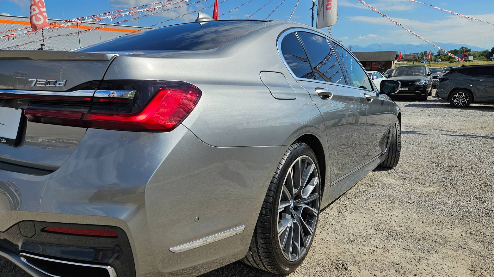 BMW Rad 7 750d xDrive A/T – Obrázok 13