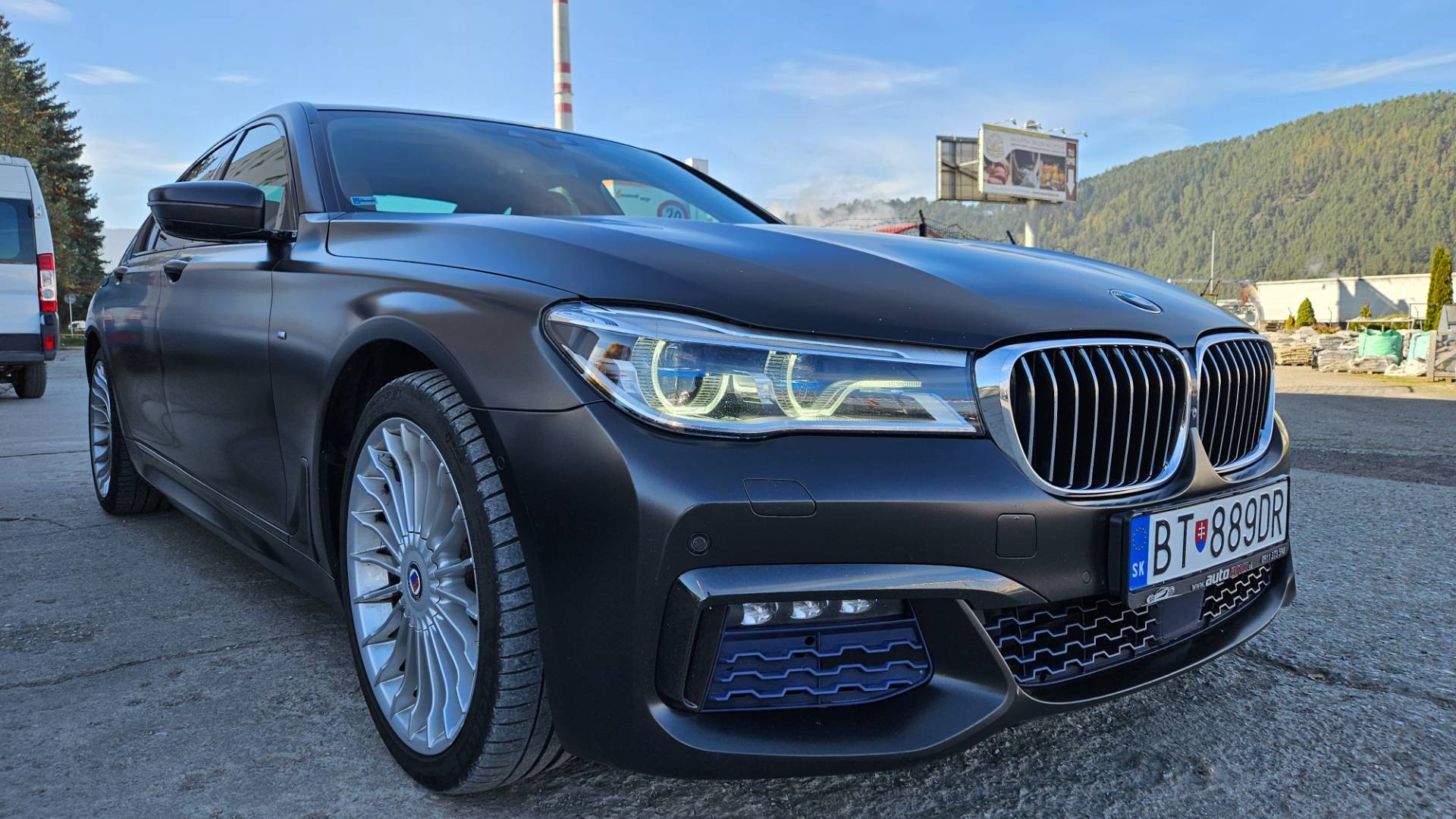 BMW Rad 7 740d xDrive M-PACKET individual – Obrázok 3