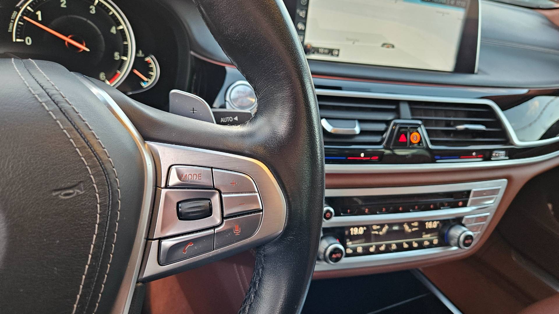 BMW Rad 7 740d xDrive M-PACKET individual – Obrázok 54