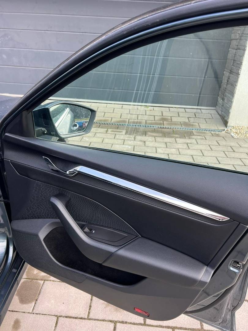 Škoda Octavia Combi 2.0 TDI SCR Style 4x4 DSG – Obrázok 23