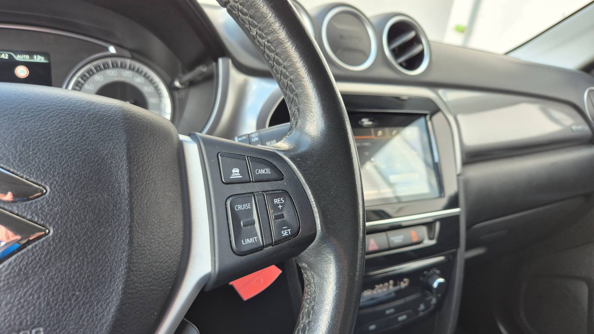 Suzuki Vitara 1.4 BoosterJet Mildhybrid Elegance 4WD – Obrázok 27