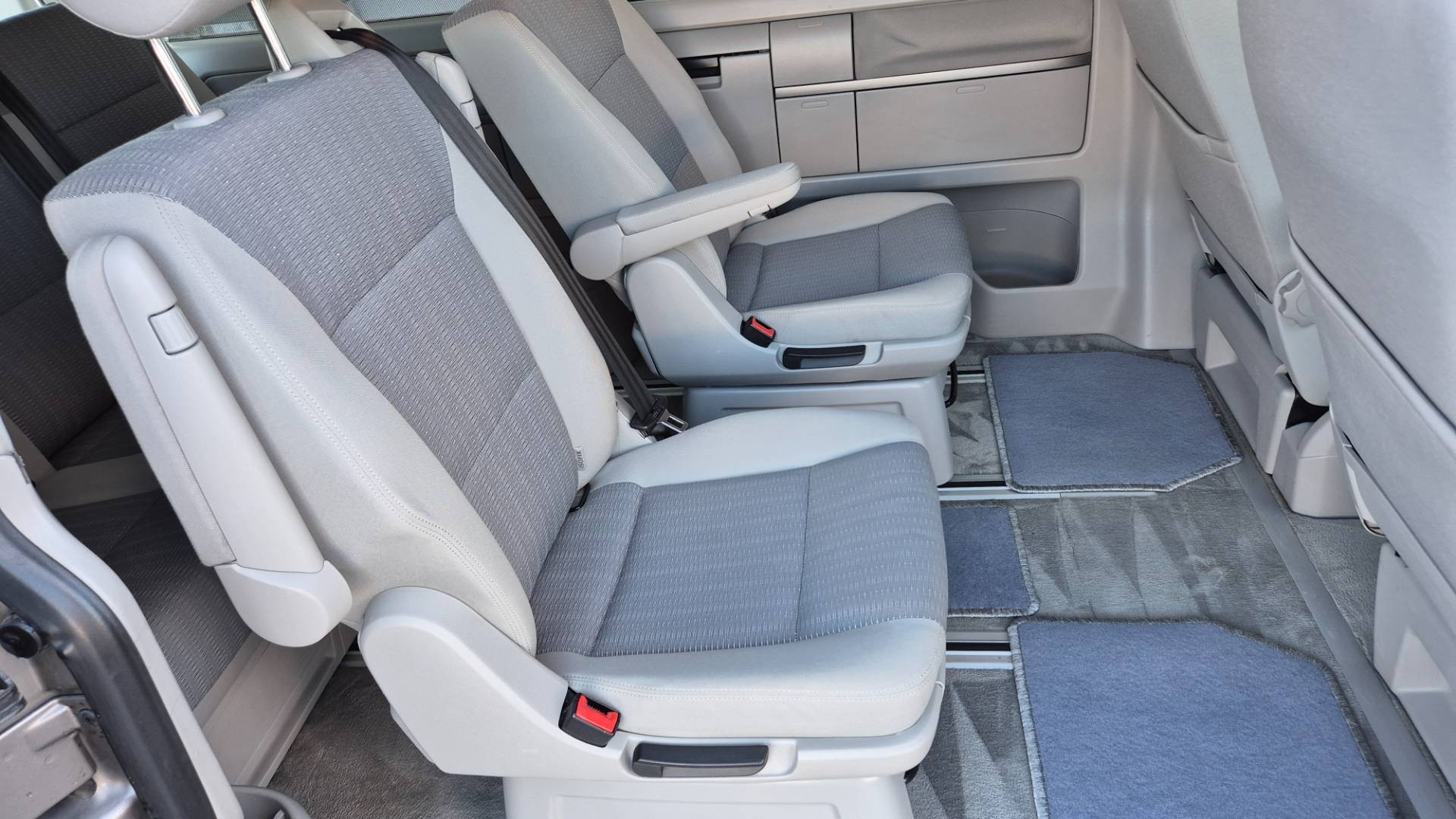 Volkswagen Multivan 2.0 TSI BMT Comfortline DSG – Obrázok 15