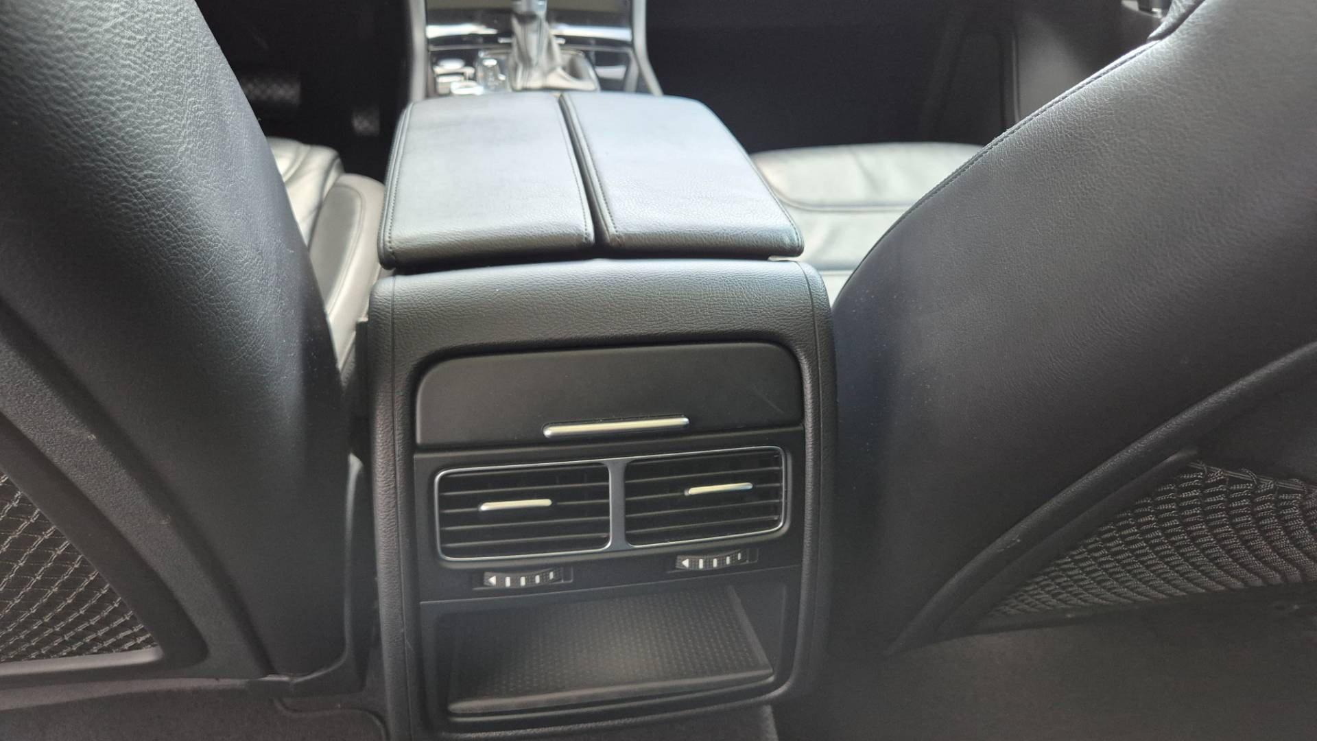 Volkswagen Touareg II 3.0 V6 TDI CARAT EDITION 4MOTION 193kW – Obrázok 27