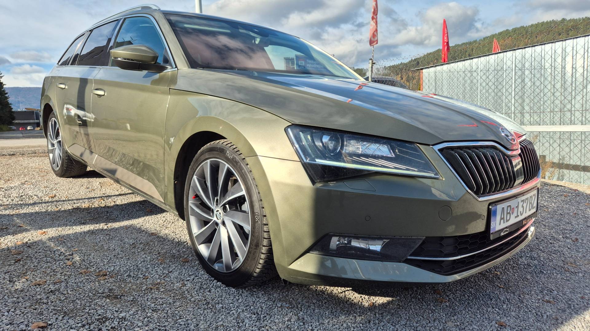Škoda Superb Combi 2.0 TDI 190k 4x4 Style DSG EU6 – Obrázok 9