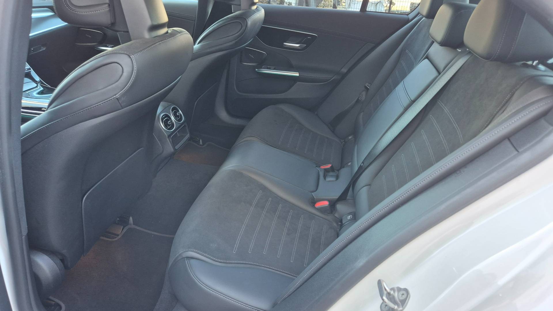 Mercedes-Benz C trieda Sedan 300 mHEV A/T – Obrázok 37