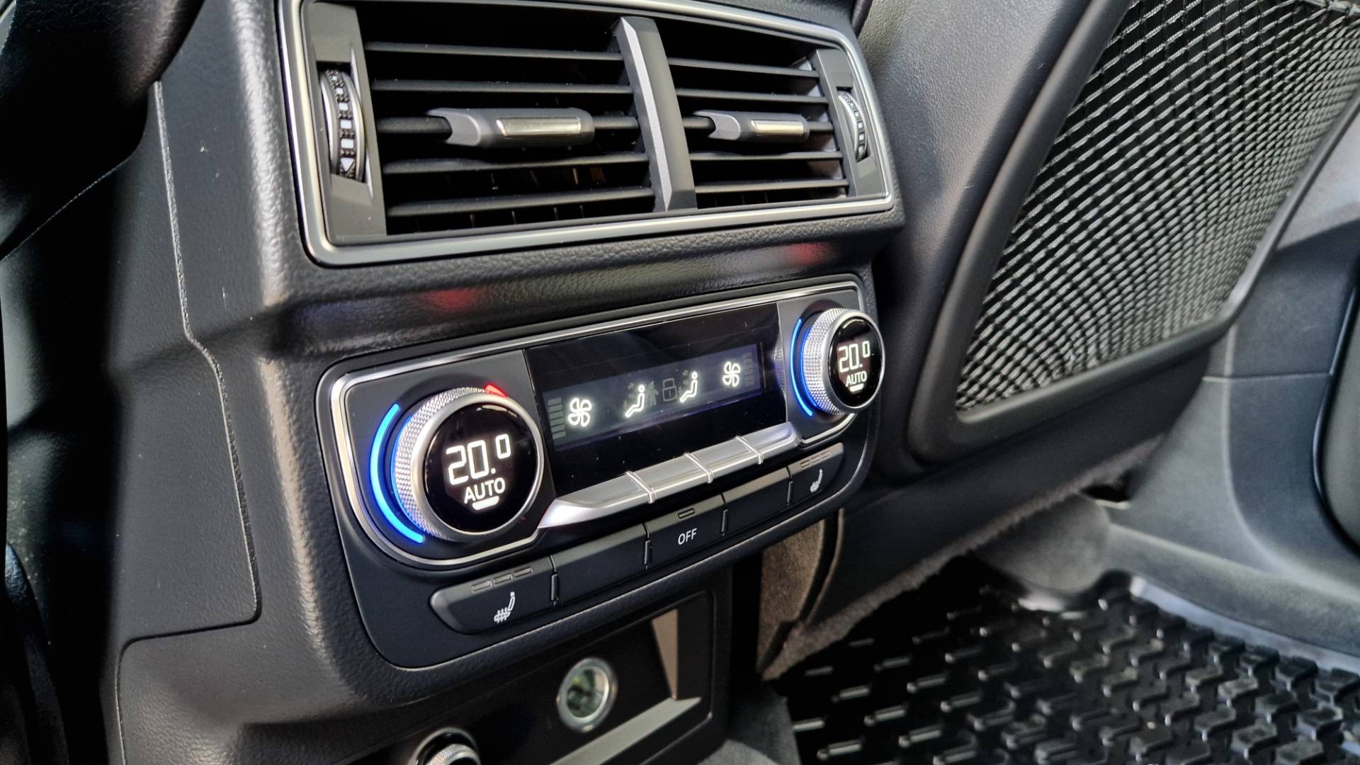 Audi Q7 3.0 TDI 272K QUATTTRO S-LINE 8 ST – Obrázok 32