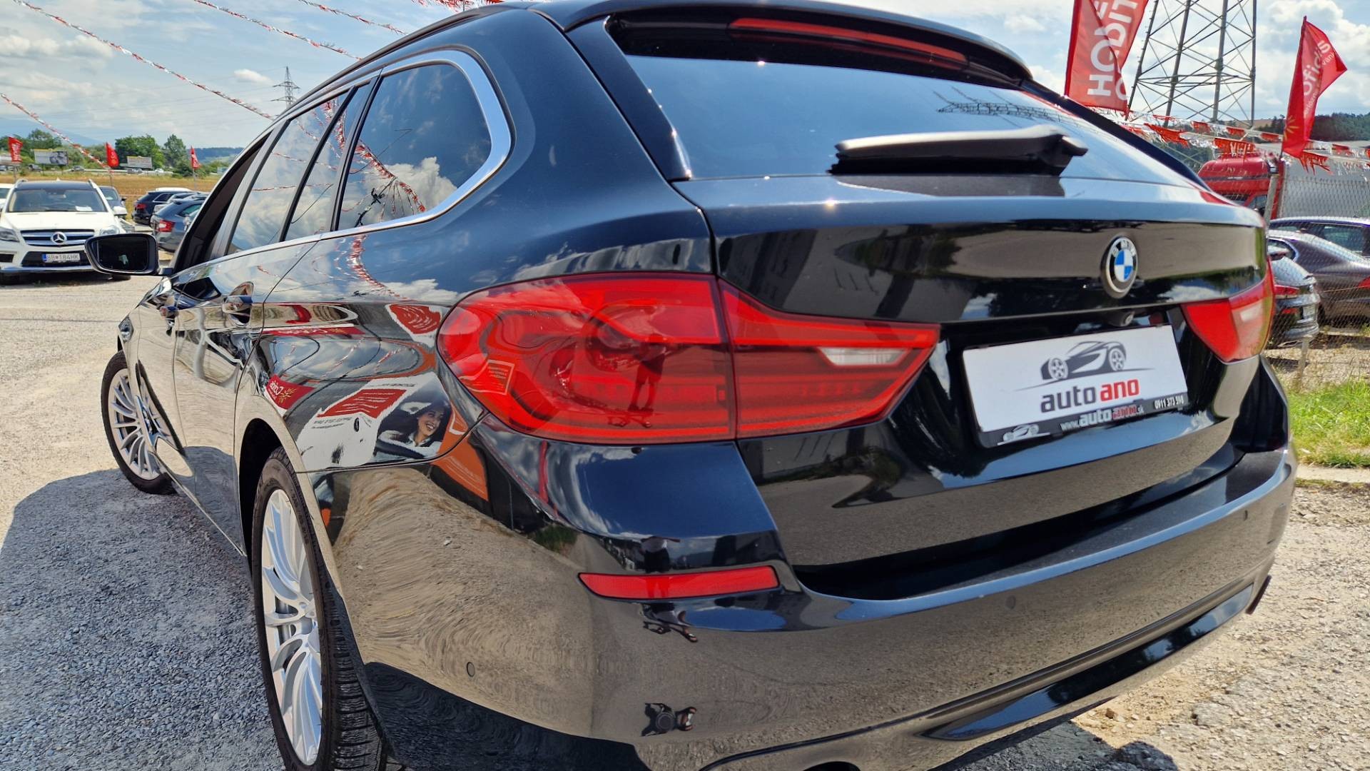 BMW Rad 5 Touring 530d xDrive A/T – Obrázok 11