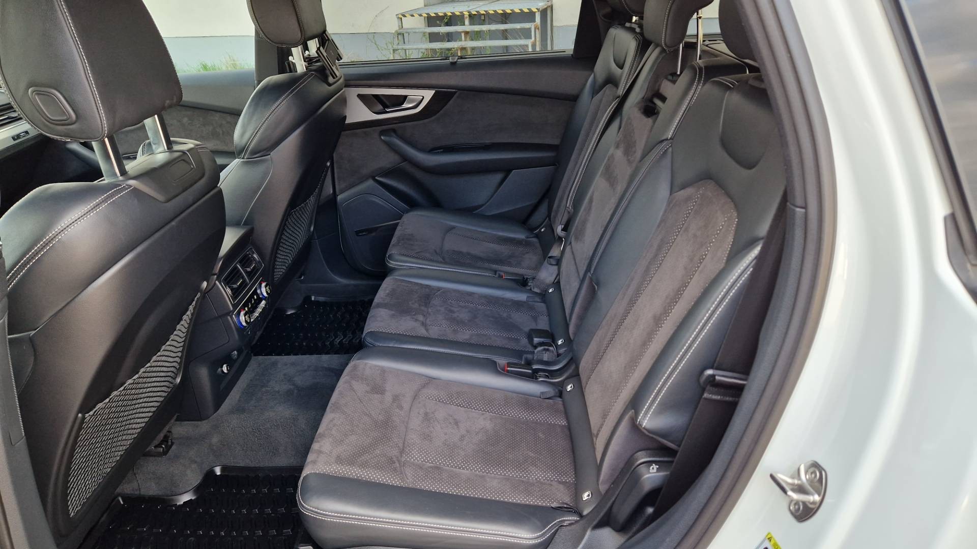 Audi Q7 3.0 TDI 272K QUATTTRO S-LINE 8 ST – Obrázok 29