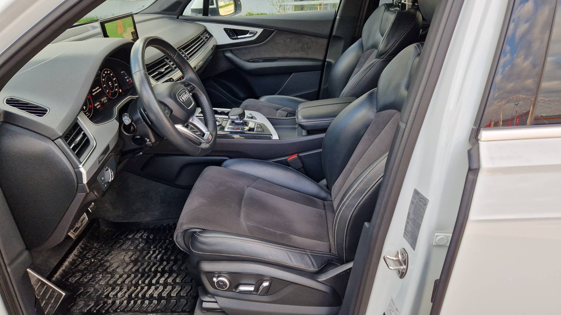 Audi Q7 3.0 TDI 272K QUATTTRO S-LINE 8 ST – Obrázok 38