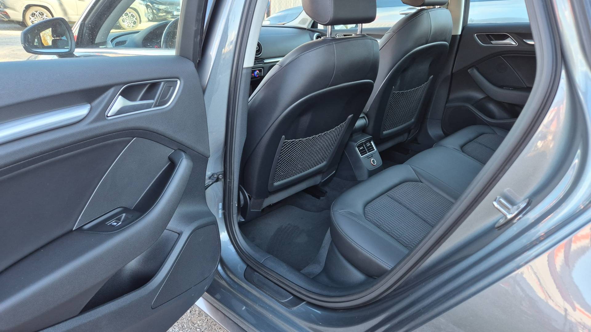 Audi A3 2.0 TDI Attraction – Obrázok 14