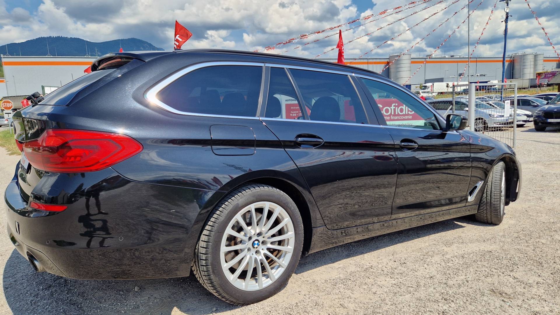 BMW Rad 5 Touring 530d xDrive A/T – Obrázok 6