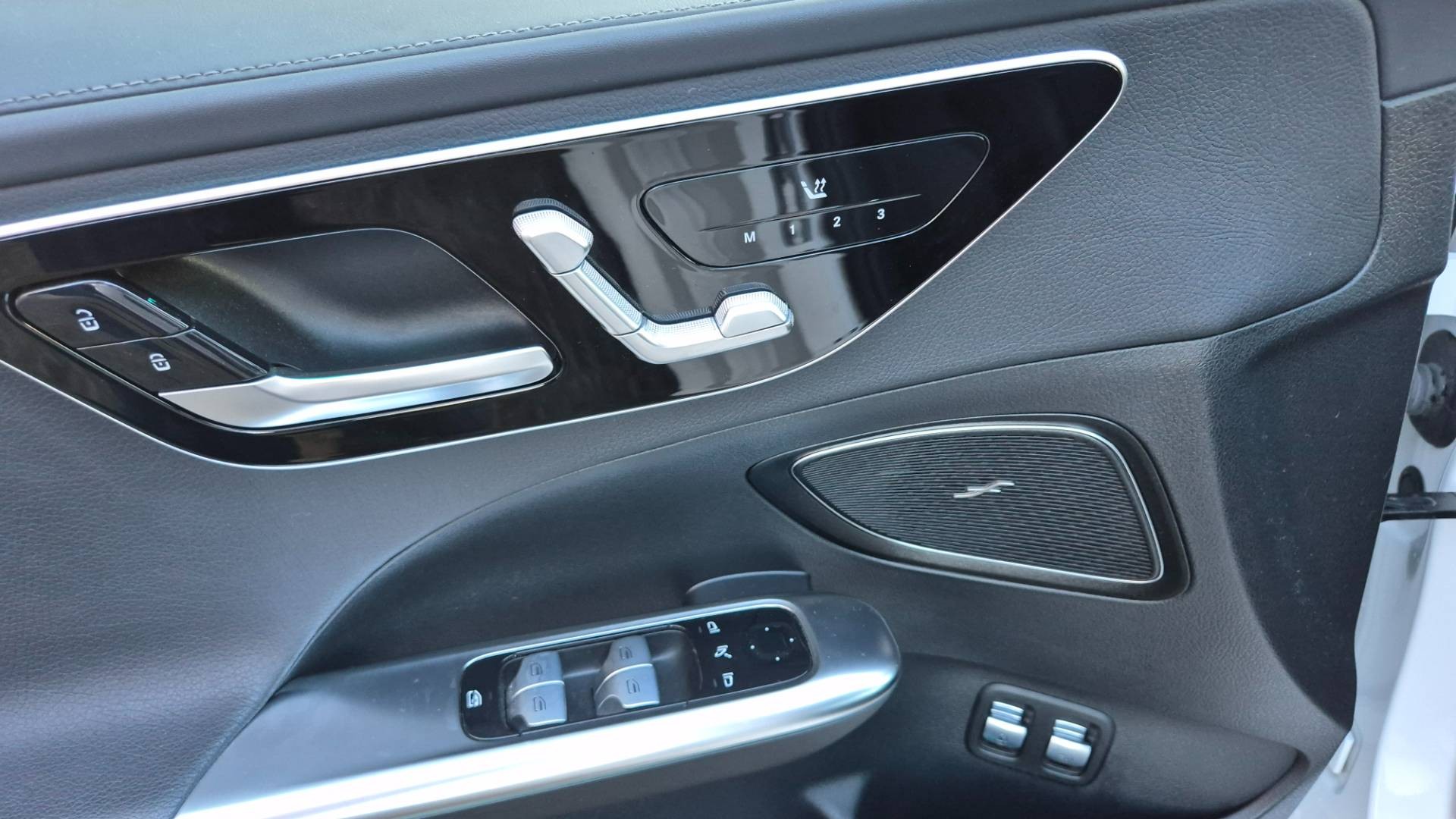 Mercedes-Benz C trieda Sedan 300 mHEV A/T – Obrázok 42