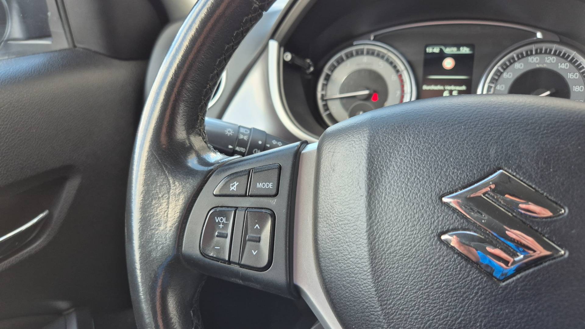 Suzuki Vitara 1.4 BoosterJet Mildhybrid Elegance 4WD – Obrázok 28