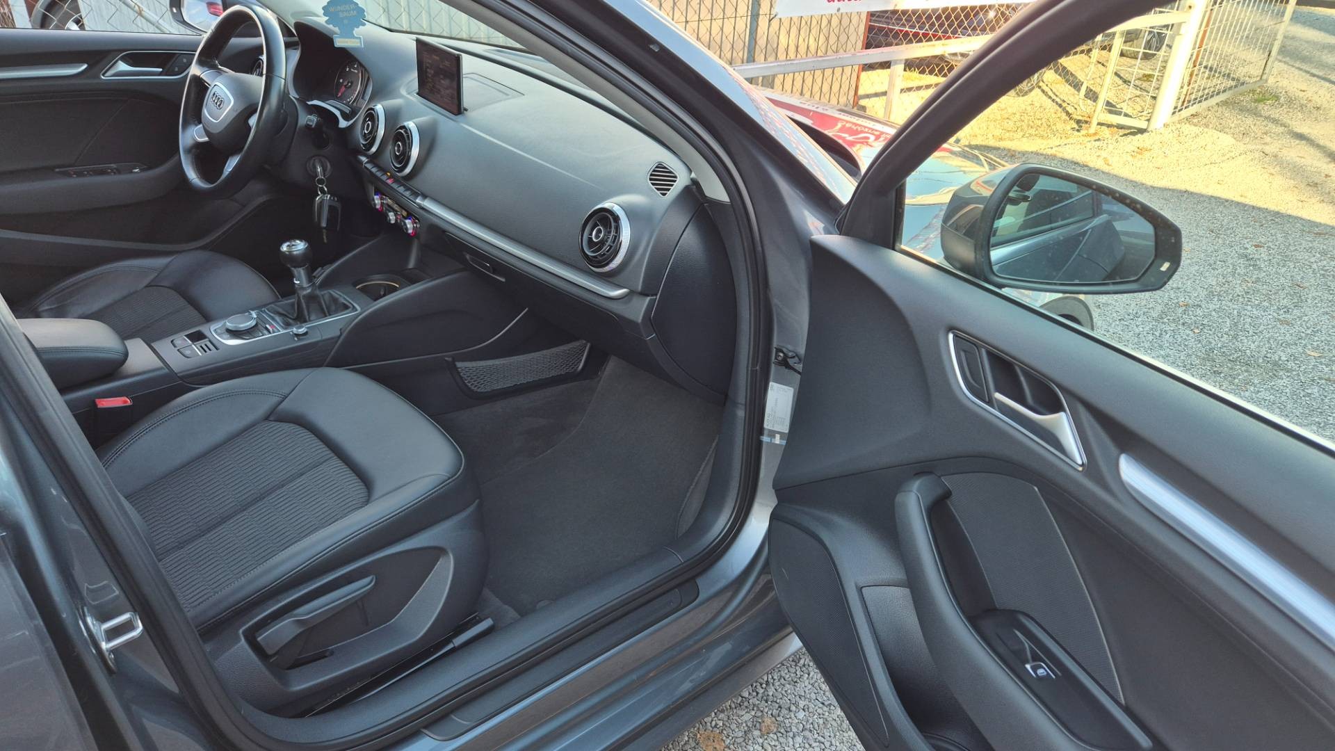 Audi A3 2.0 TDI Attraction – Obrázok 24