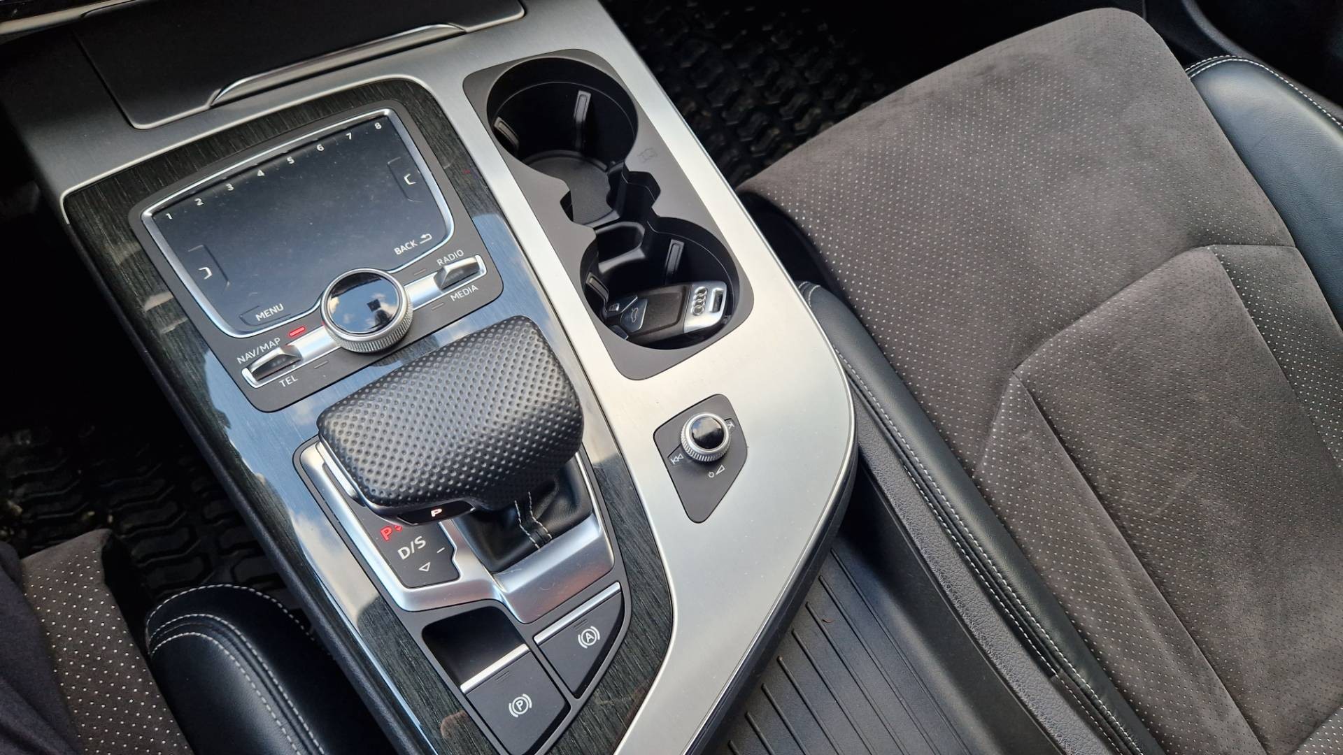 Audi Q7 3.0 TDI 272K QUATTTRO S-LINE 8 ST – Obrázok 54