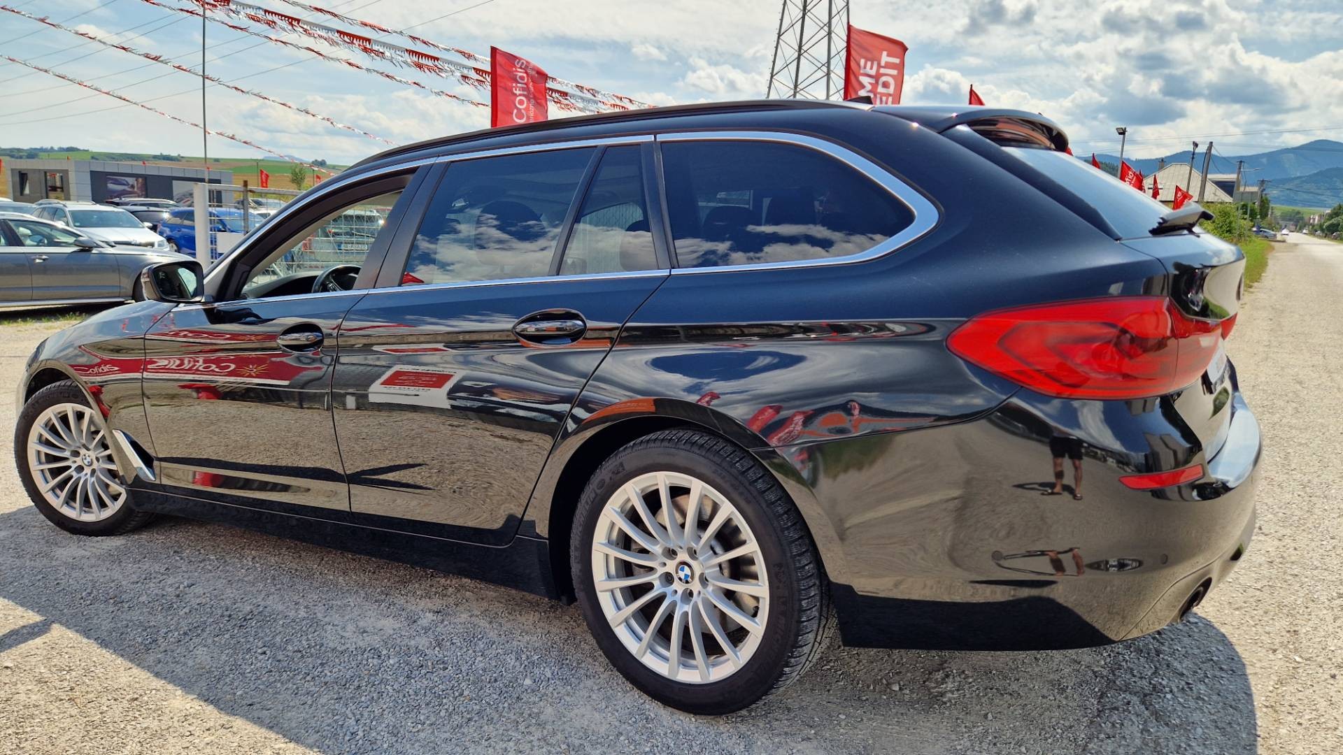 BMW Rad 5 Touring 530d xDrive A/T – Obrázok 10