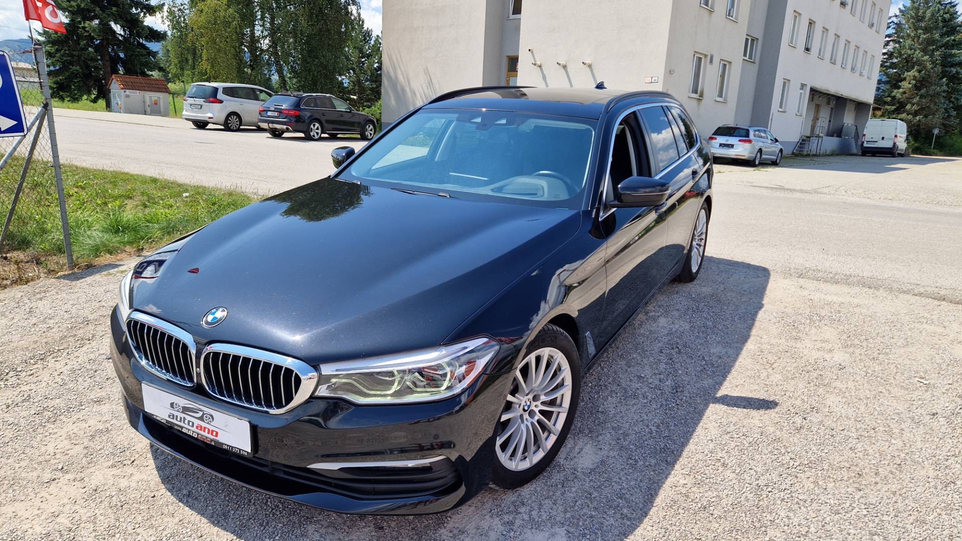 BMW Rad 5 Touring 530d xDrive A/T – Obrázok 2