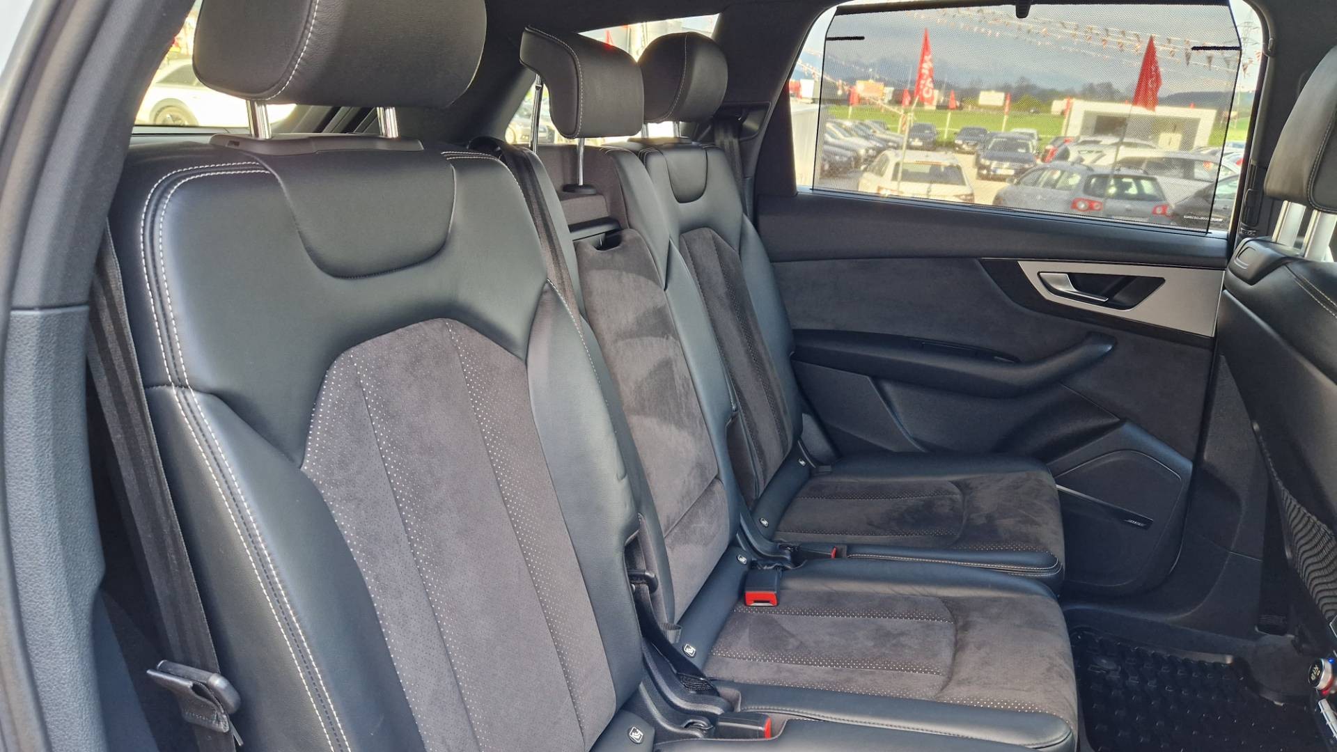 Audi Q7 3.0 TDI 272K QUATTTRO S-LINE 8 ST – Obrázok 45