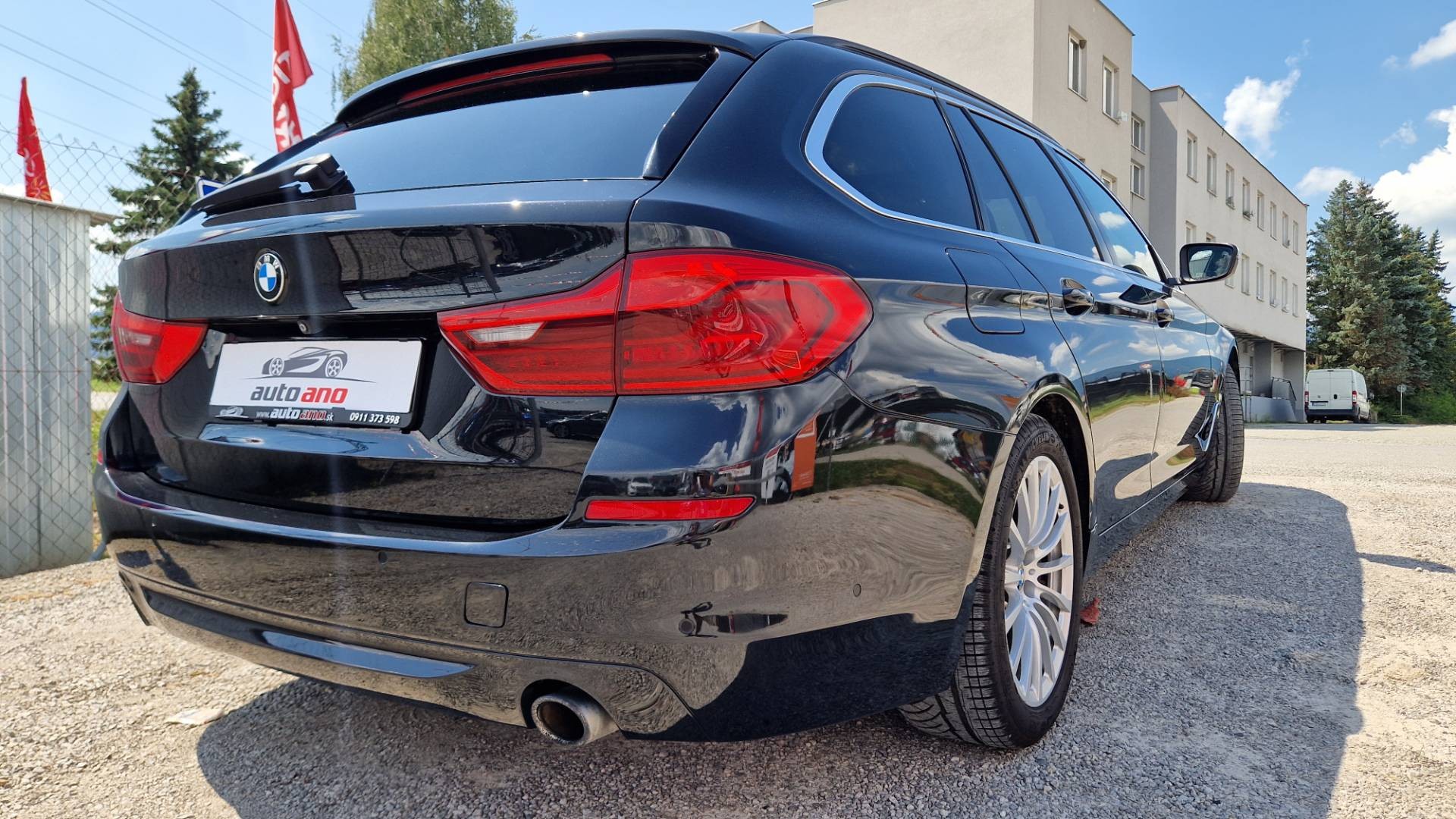 BMW Rad 5 Touring 530d xDrive A/T – Obrázok 17