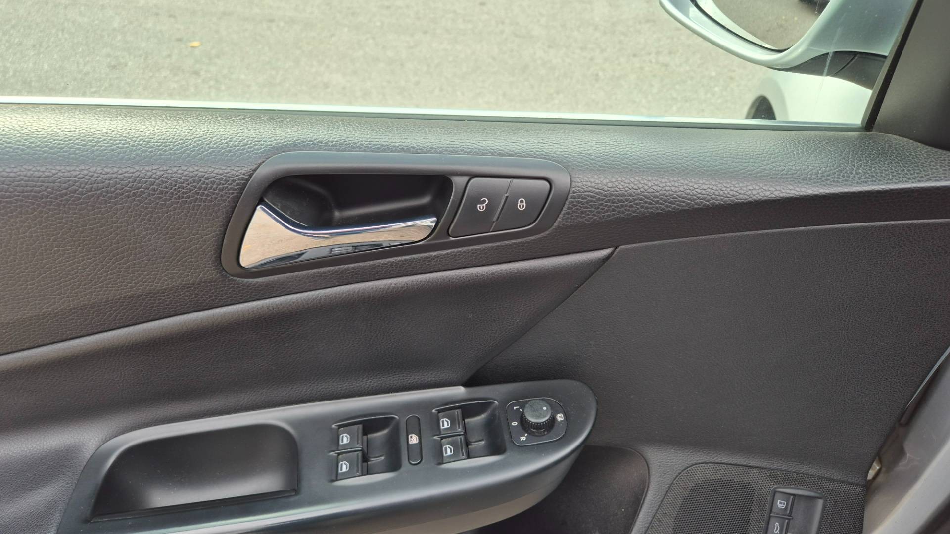 Volkswagen Passat Variant 2.0 TDI Highline DSG – Obrázok 15