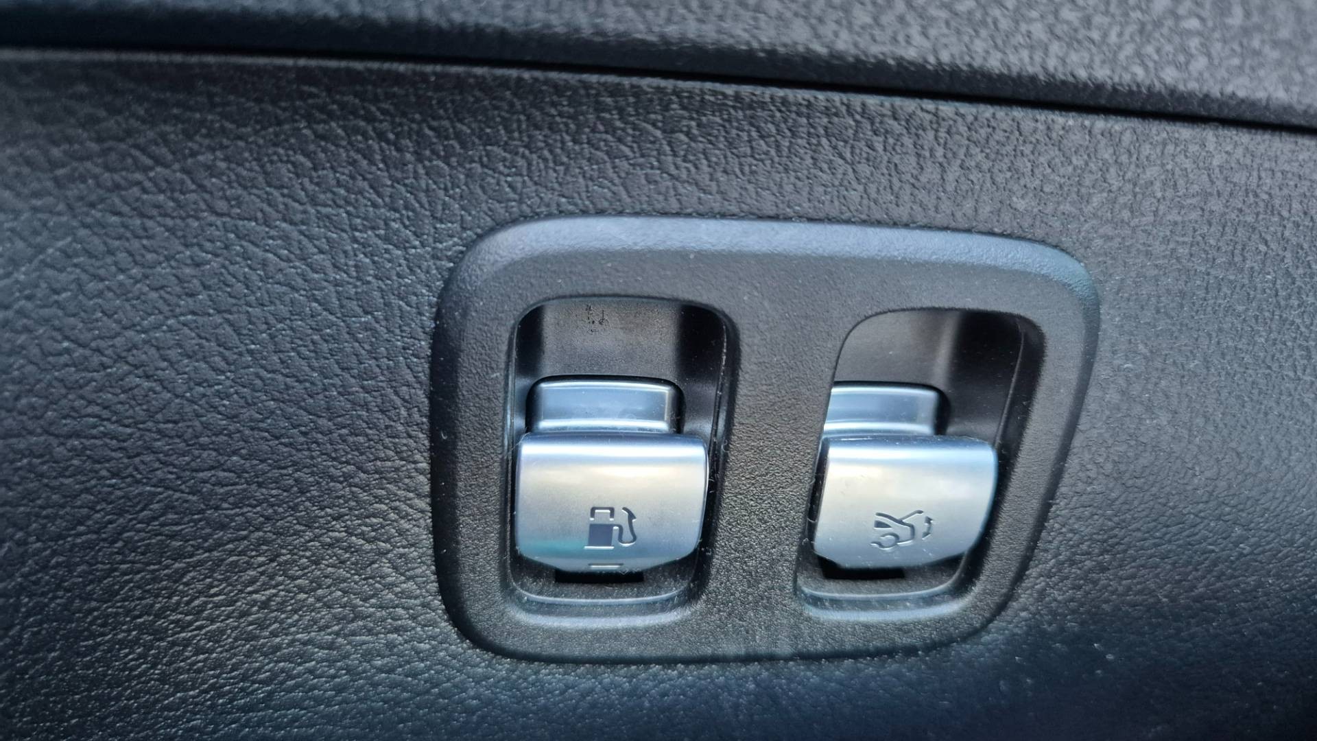 Mercedes-Benz C trieda Sedan 300 mHEV A/T – Obrázok 45