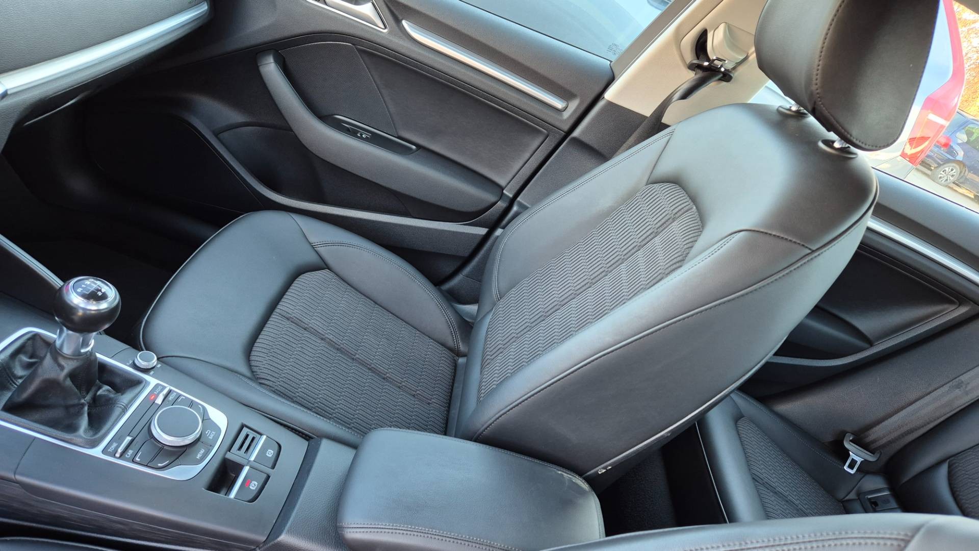 Audi A3 2.0 TDI Attraction – Obrázok 19