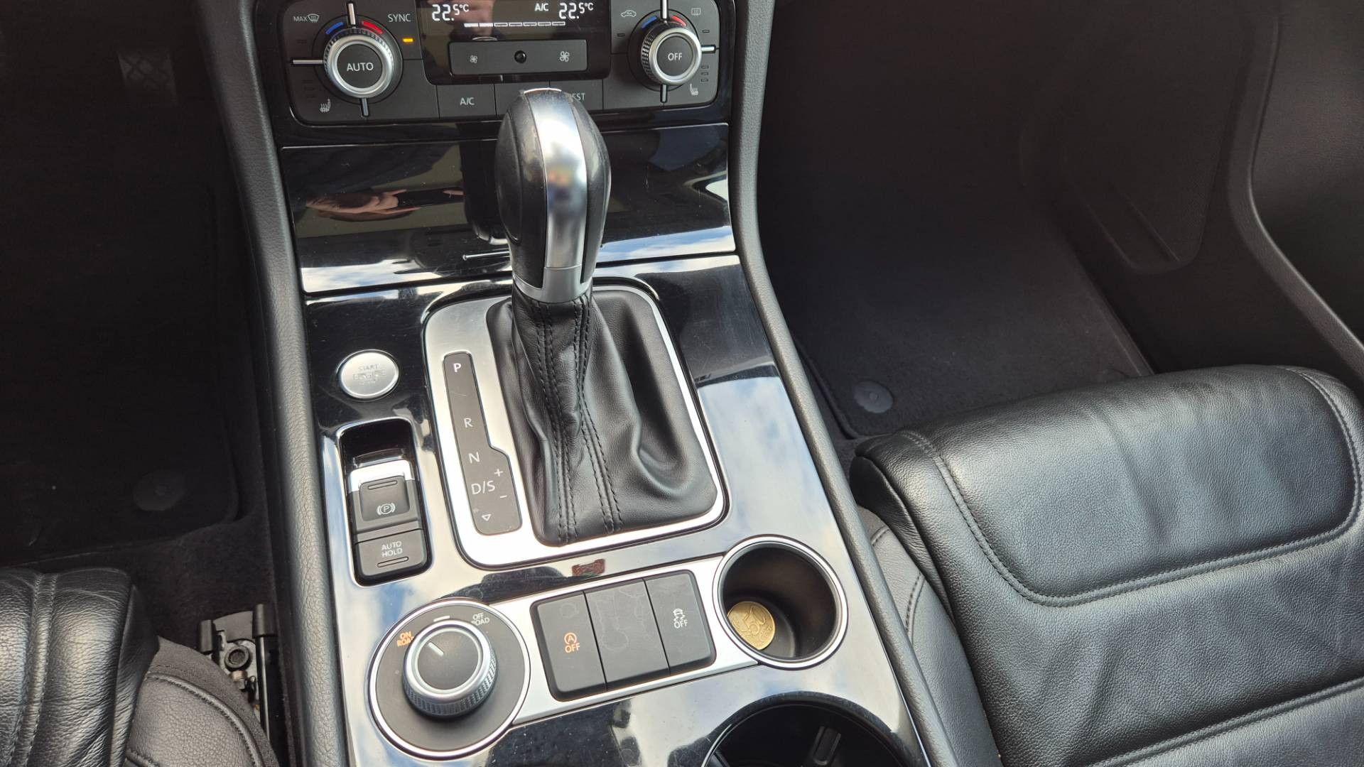 Volkswagen Touareg II 3.0 V6 TDI CARAT EDITION 4MOTION 193kW – Obrázok 33