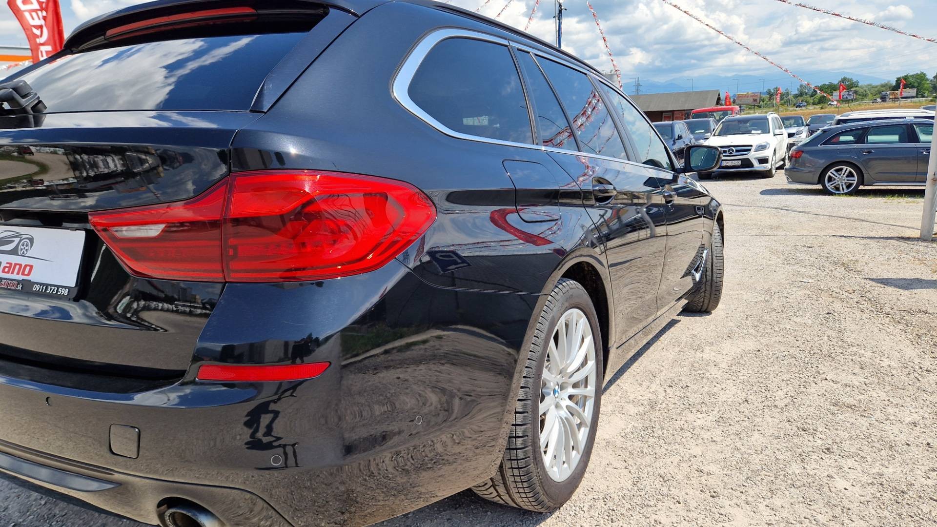 BMW Rad 5 Touring 530d xDrive A/T – Obrázok 12