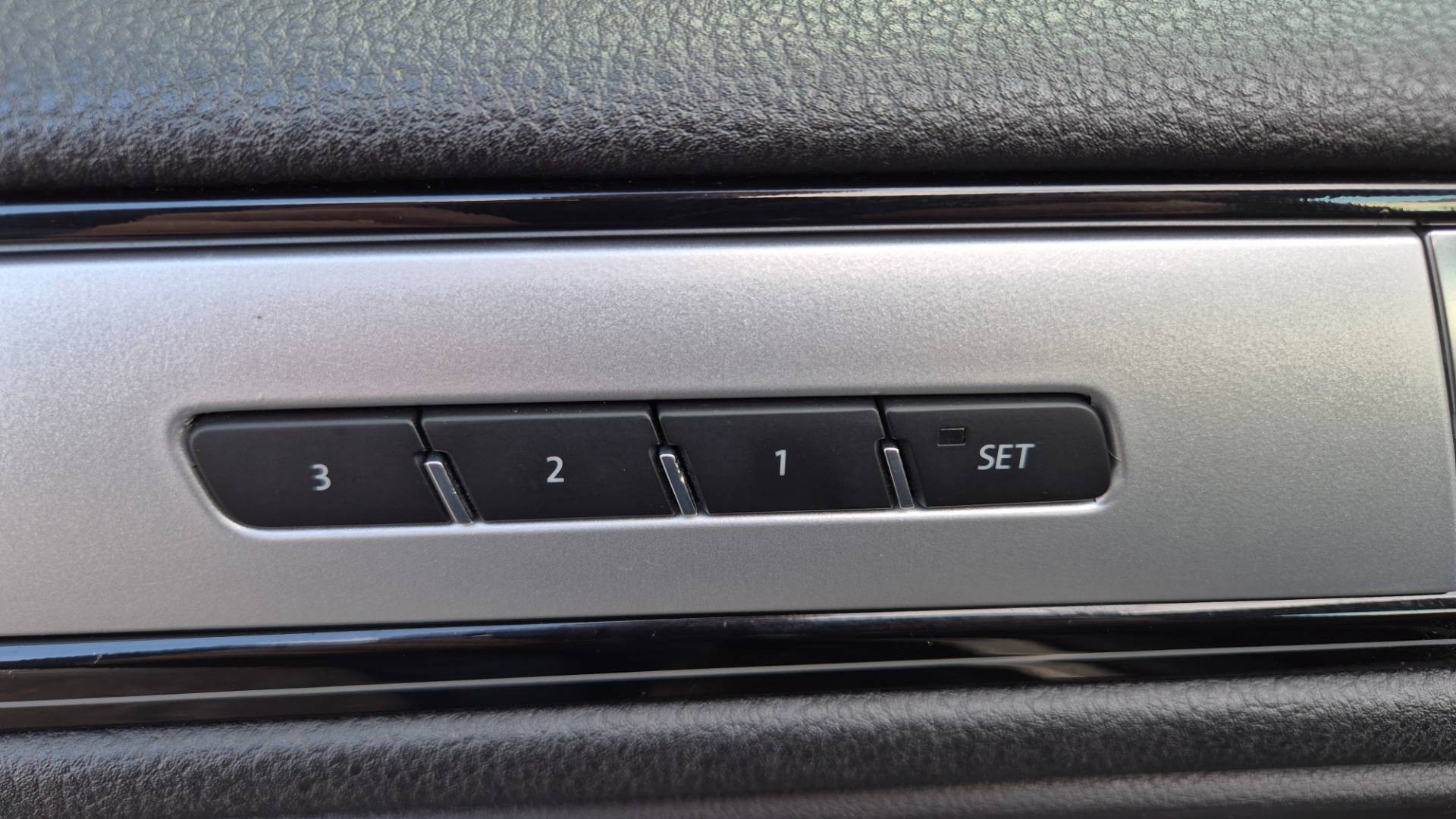 Volkswagen Touareg II 3.0 V6 TDI CARAT EDITION 4MOTION 193kW – Obrázok 31