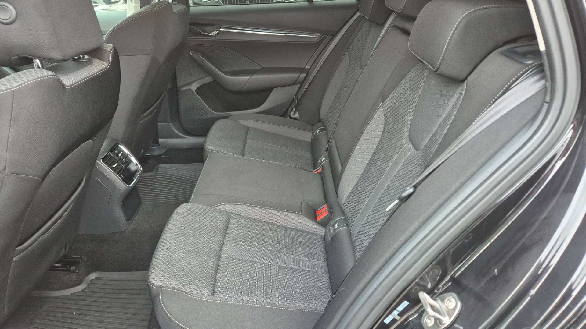 Škoda Octavia Combi 2.0 TDI SCR Style DSG – Obrázok 18