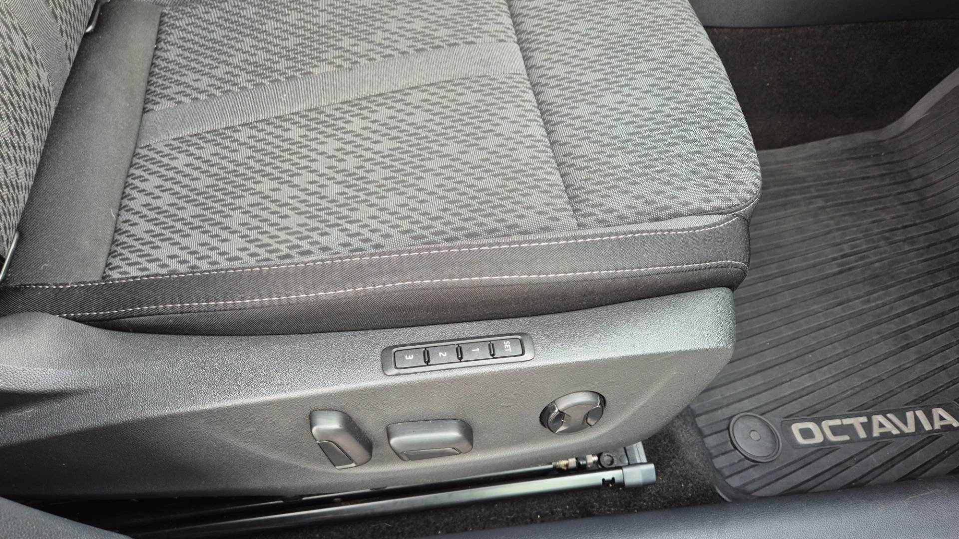 Škoda Octavia Combi 2.0 TDI SCR Style DSG – Obrázok 29