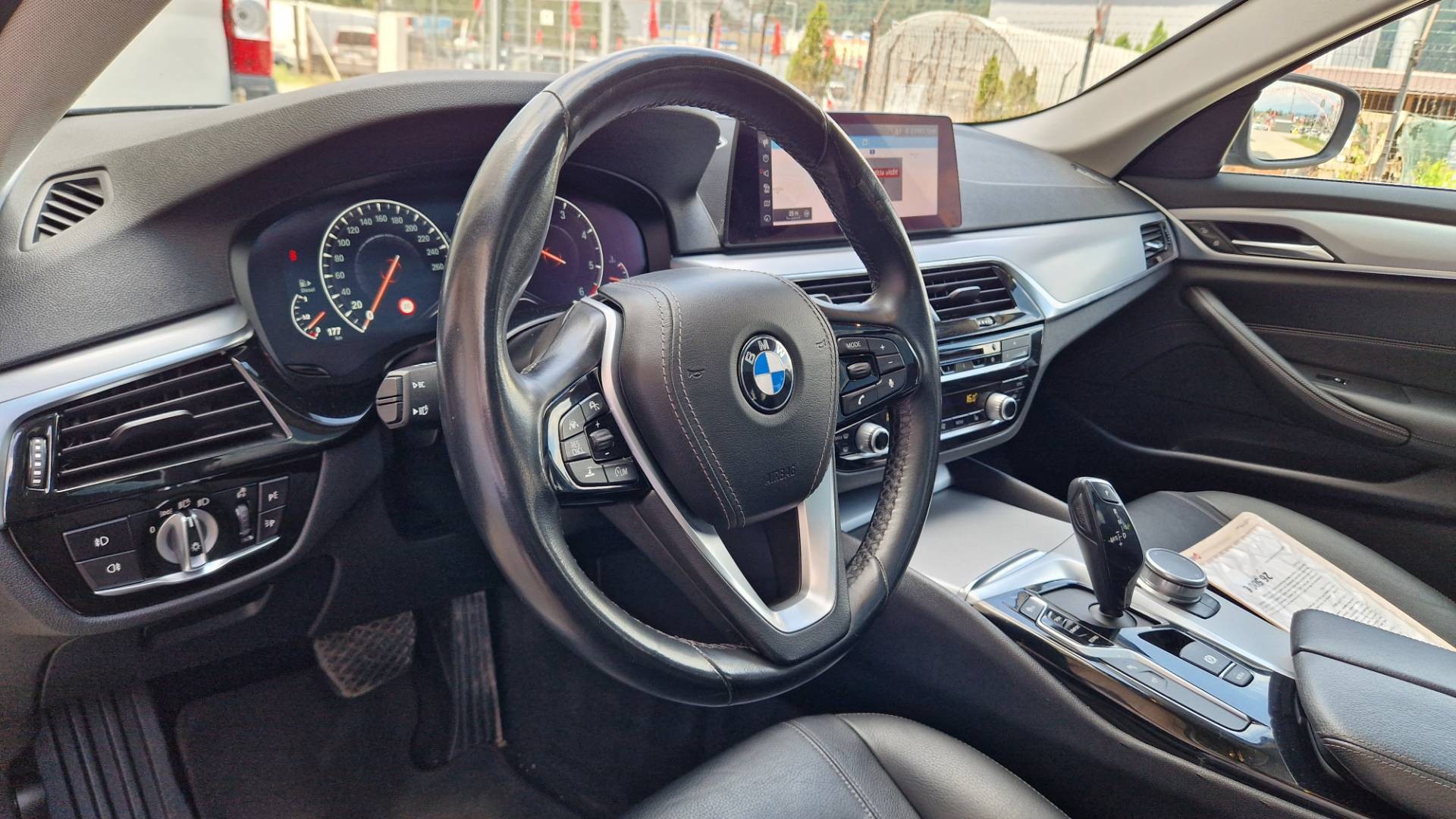 BMW Rad 5 Touring 530d xDrive A/T – Obrázok 33