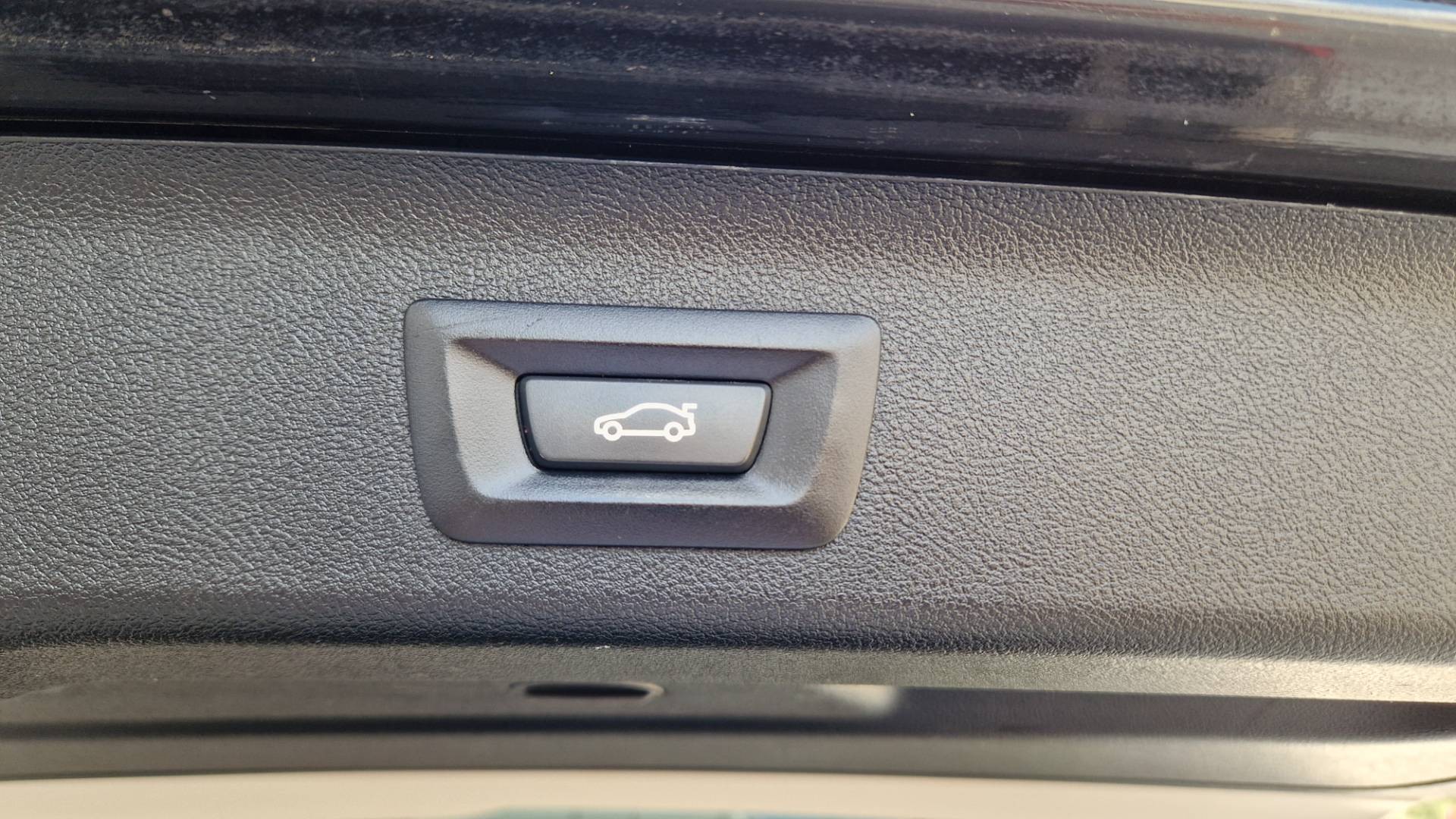 BMW Rad 5 Touring 530d xDrive A/T – Obrázok 25