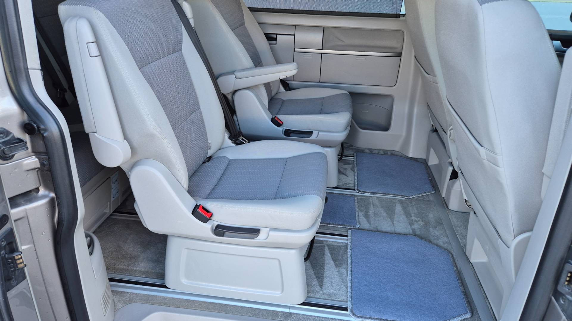 Volkswagen Multivan 2.0 TSI BMT Comfortline DSG – Obrázok 11