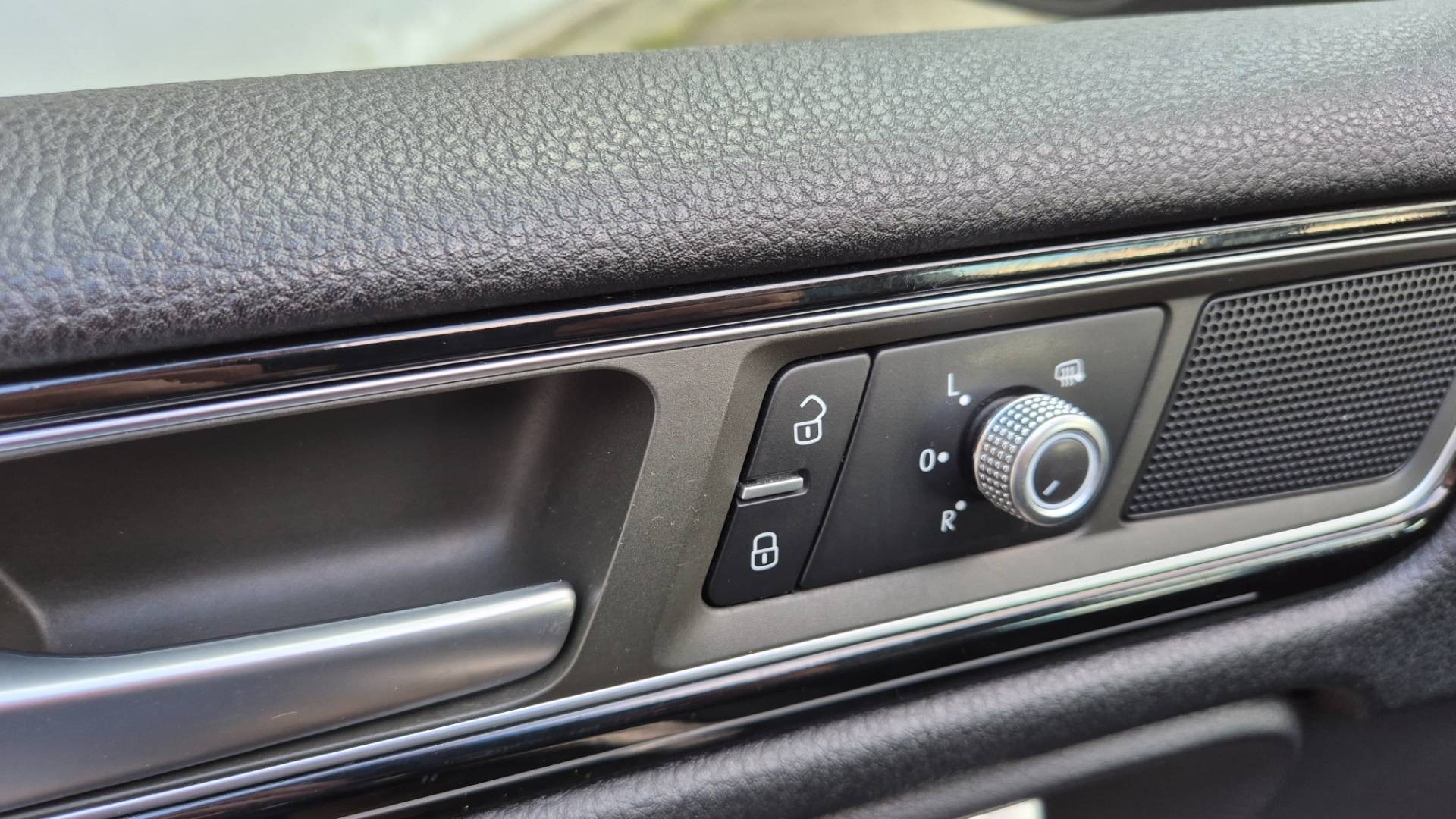 Volkswagen Touareg II 3.0 V6 TDI CARAT EDITION 4MOTION 193kW – Obrázok 30