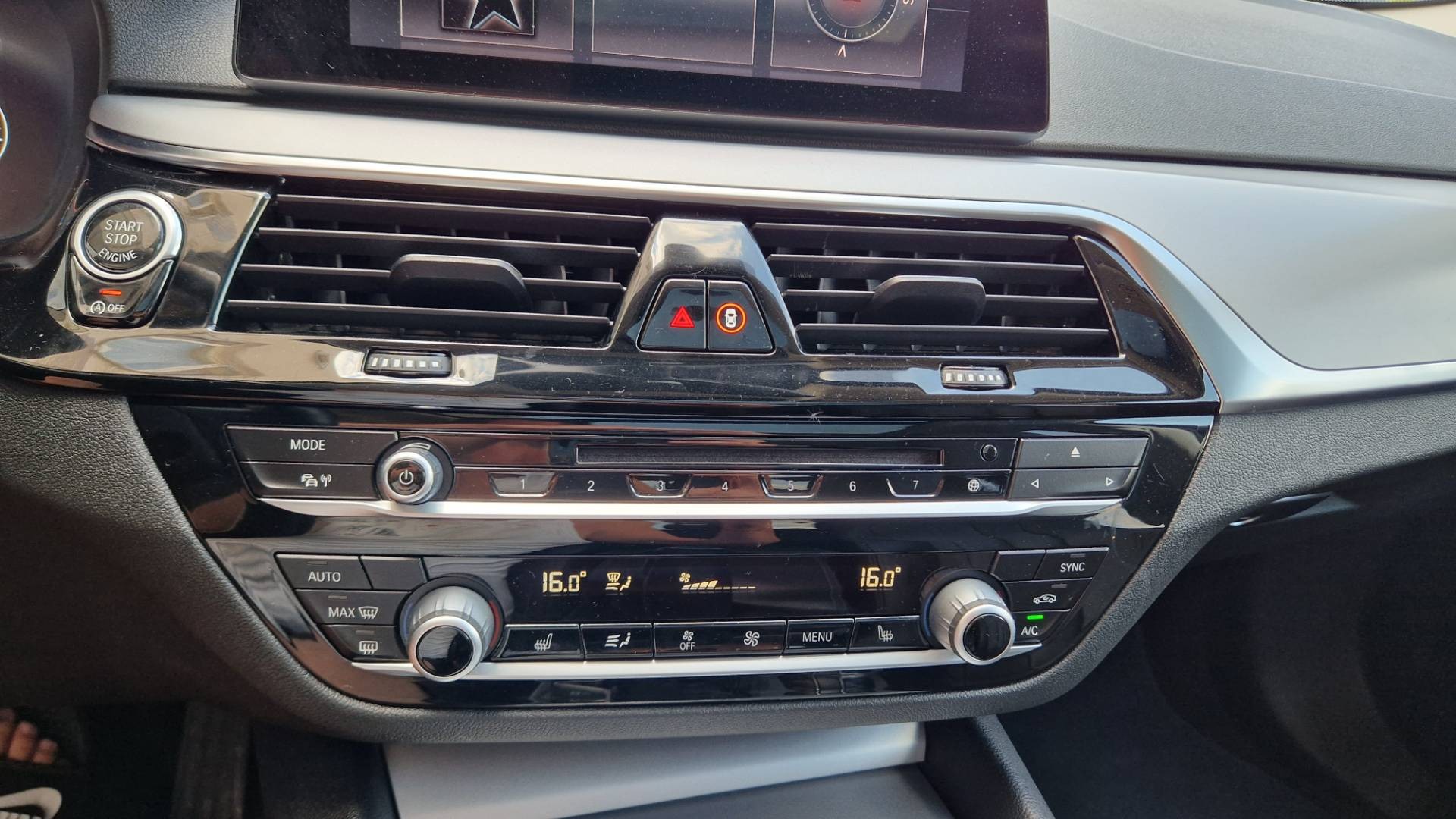 BMW Rad 5 Touring 530d xDrive A/T – Obrázok 47