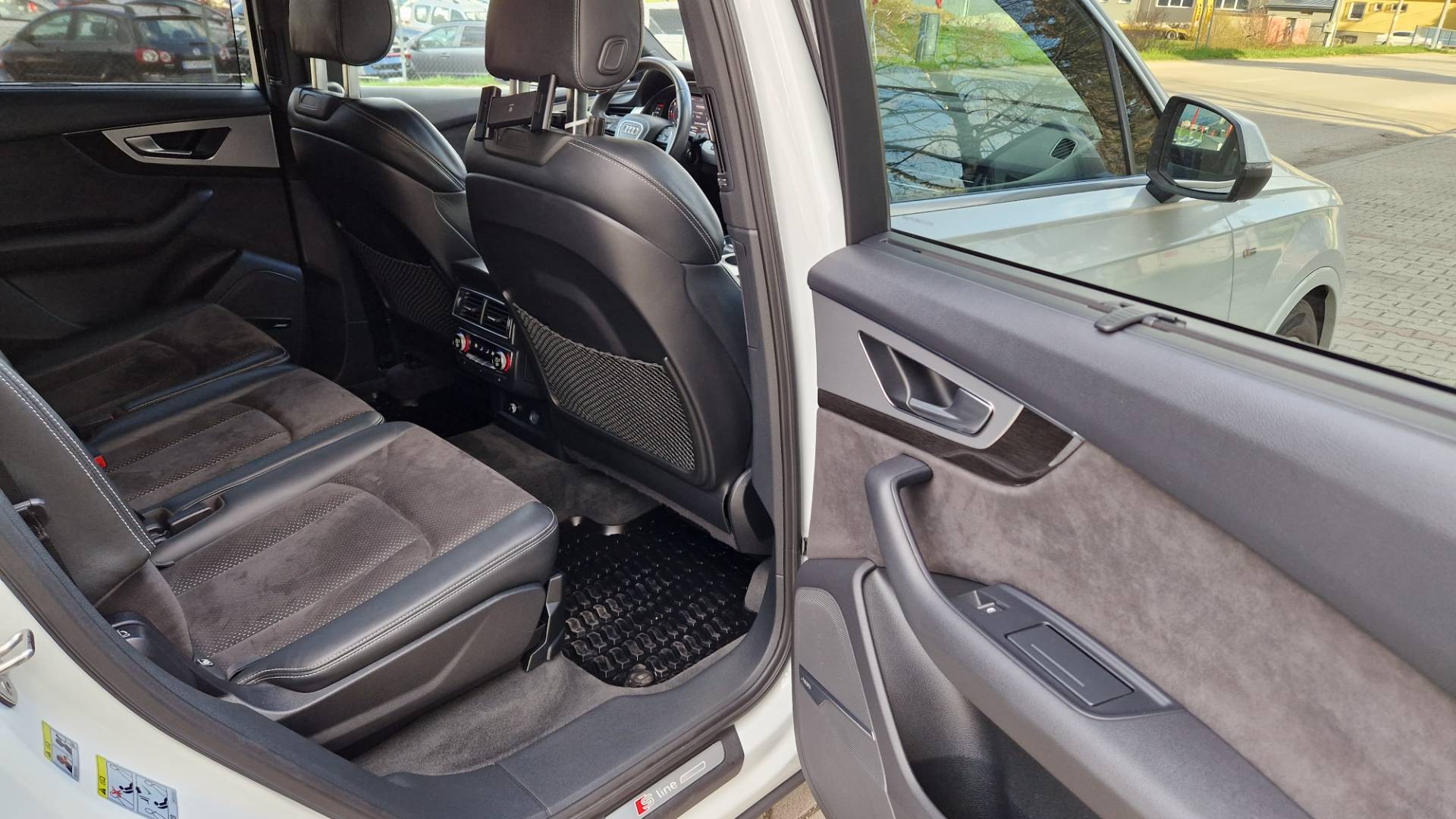 Audi Q7 3.0 TDI 272K QUATTTRO S-LINE 8 ST – Obrázok 42