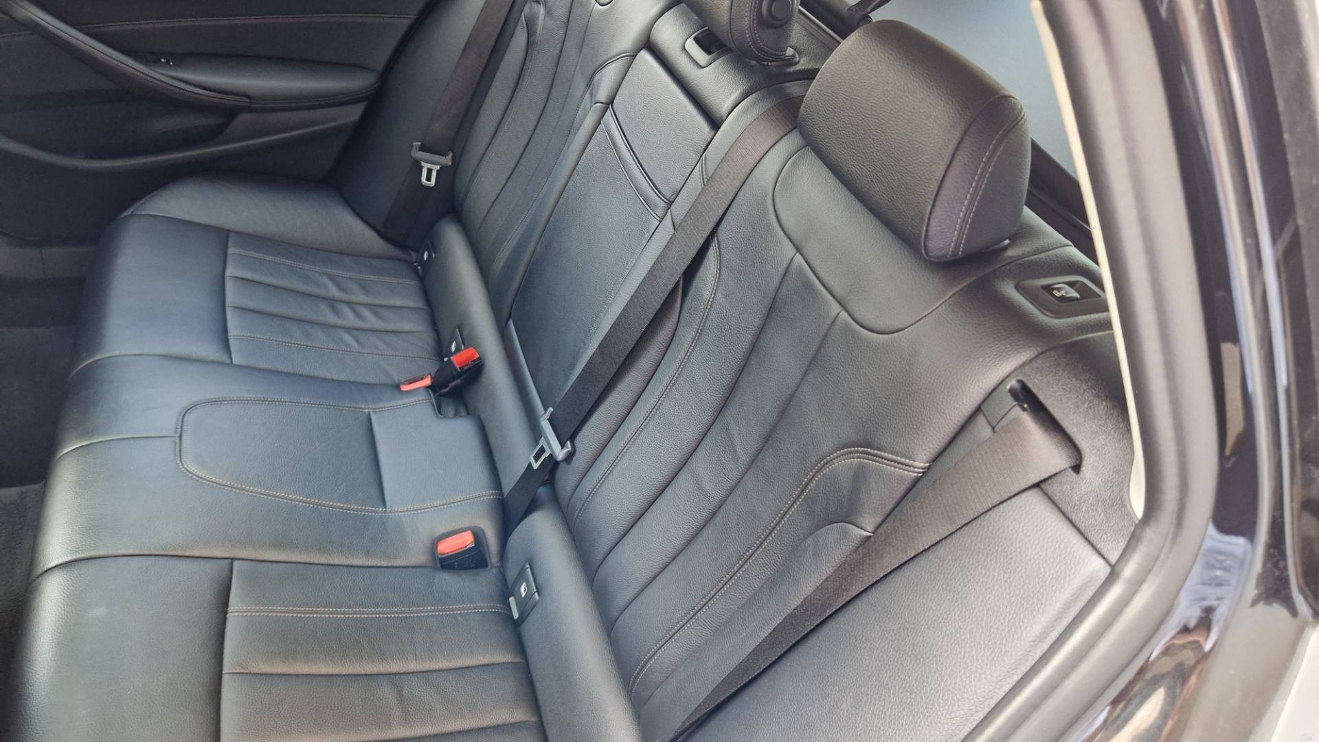 BMW Rad 5 Touring 530d xDrive A/T – Obrázok 28