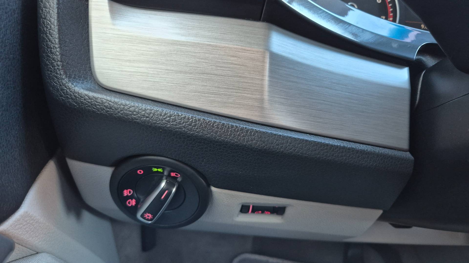 Volkswagen Multivan 2.0 TSI BMT Comfortline DSG – Obrázok 25