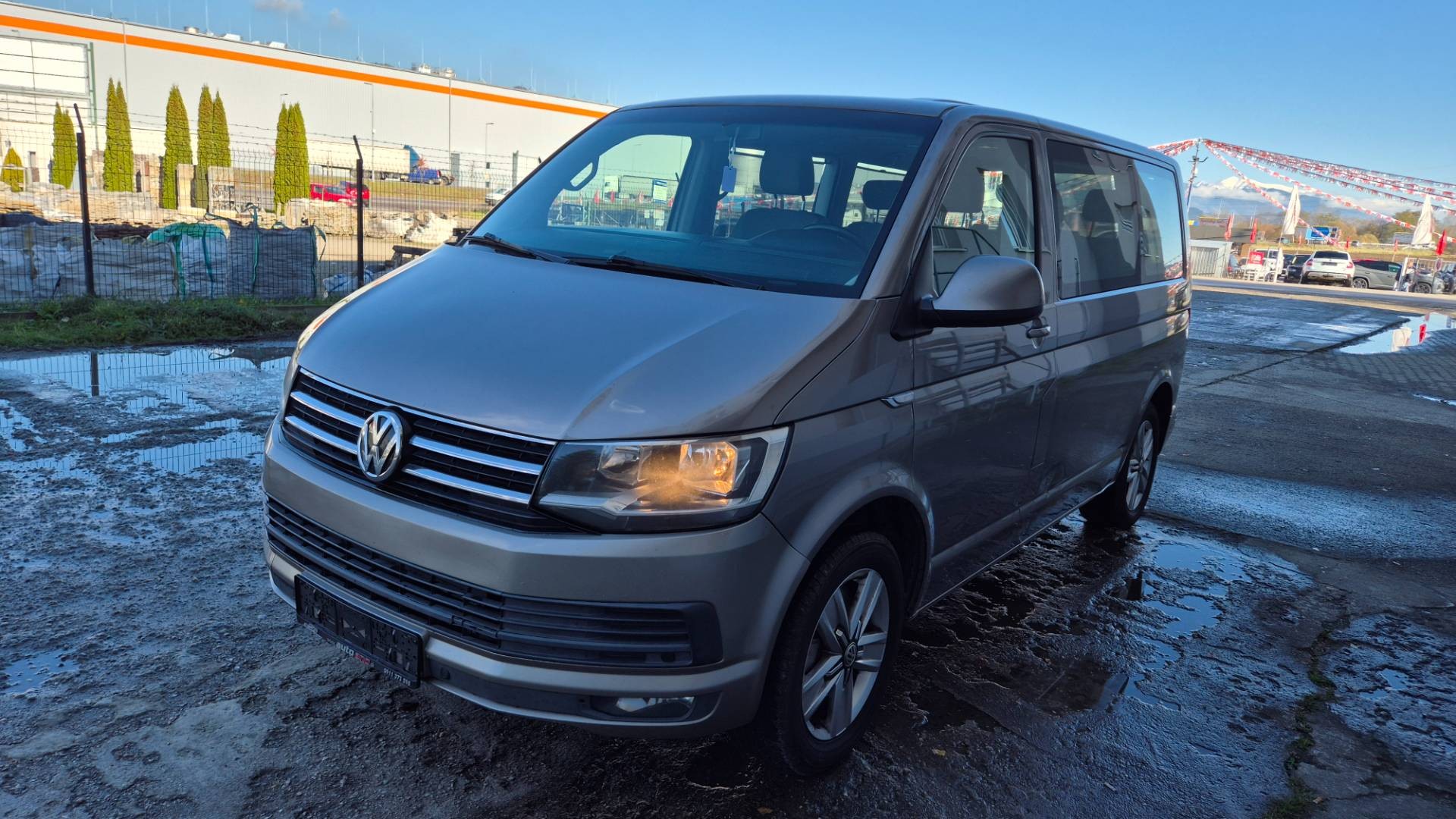 Volkswagen Multivan 2.0 TSI BMT Comfortline DSG – Obrázok 28