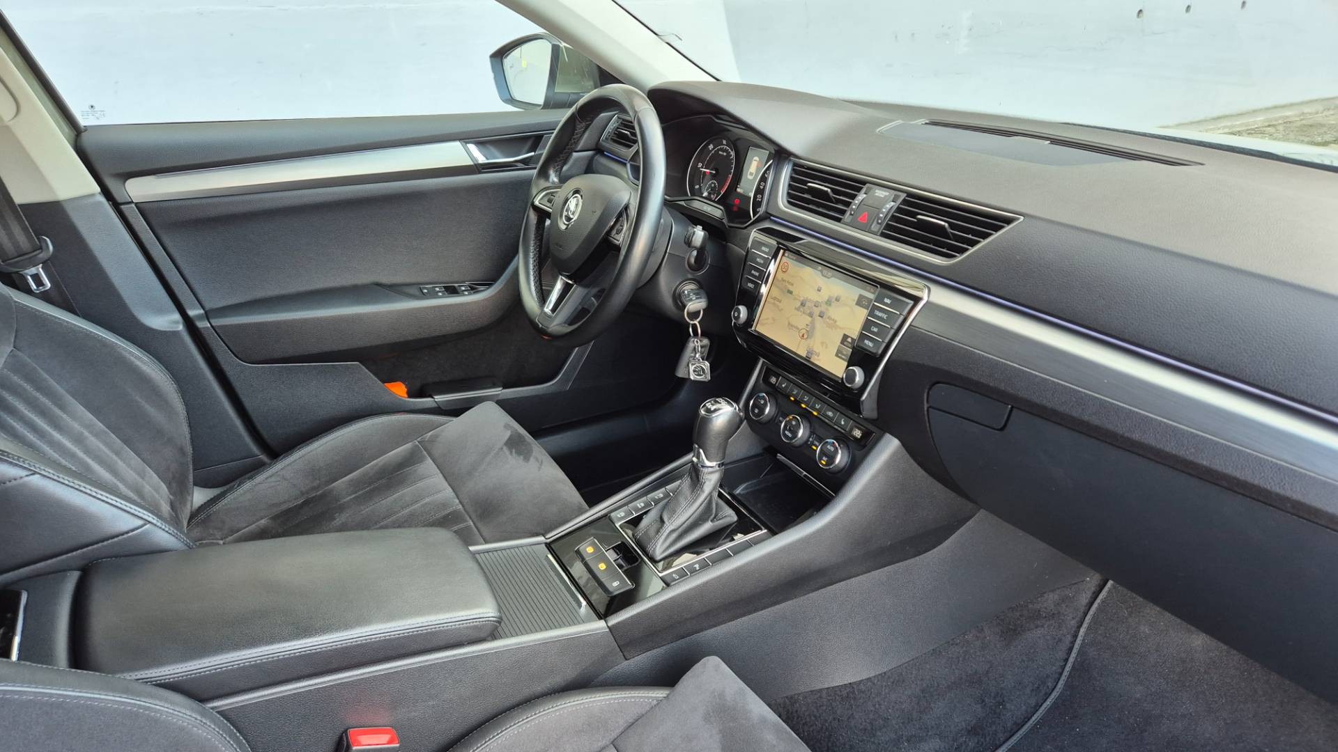 Škoda Superb Combi 2.0 TDI 190k 4x4 Style DSG EU6 – Obrázok 18