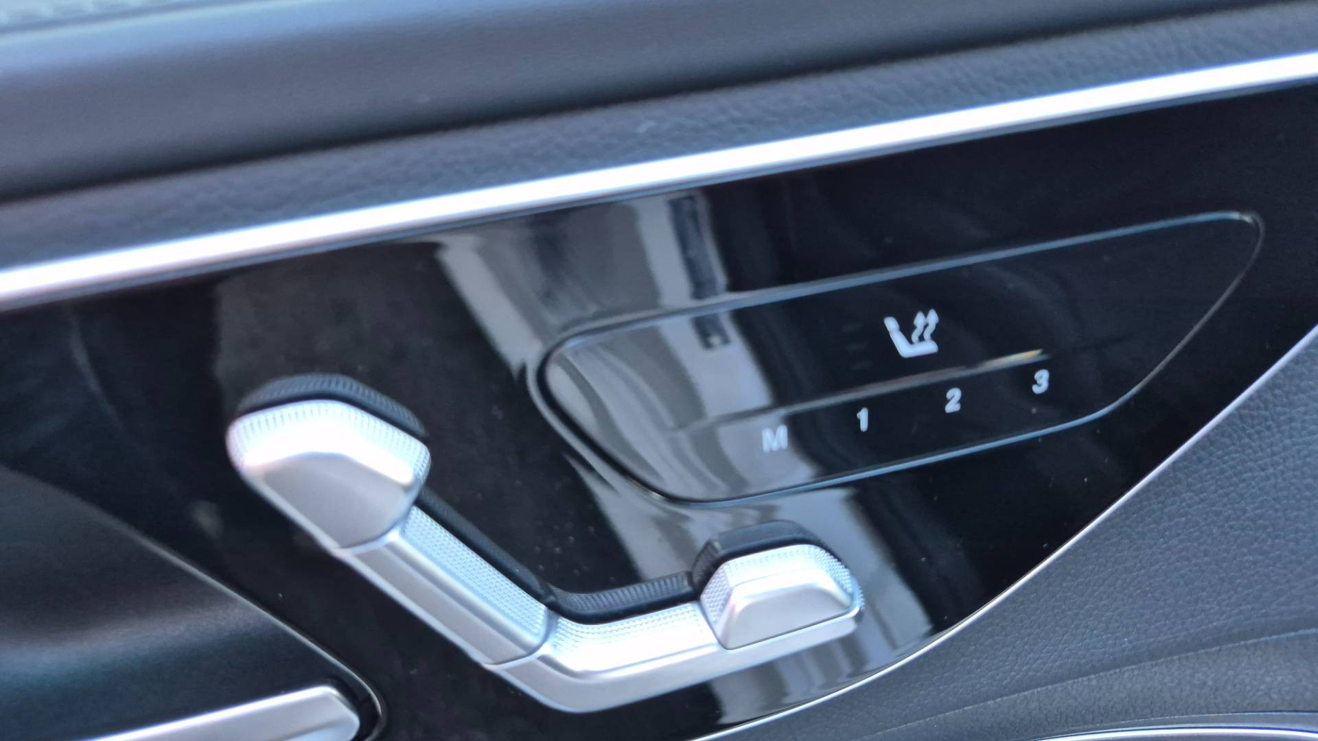 Mercedes-Benz C trieda Sedan 300 mHEV A/T – Obrázok 43