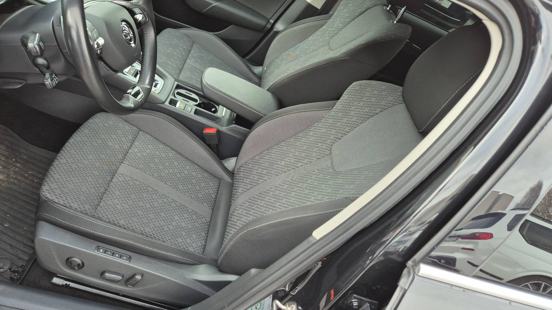 Škoda Octavia Combi 2.0 TDI SCR Style DSG – Obrázok 21