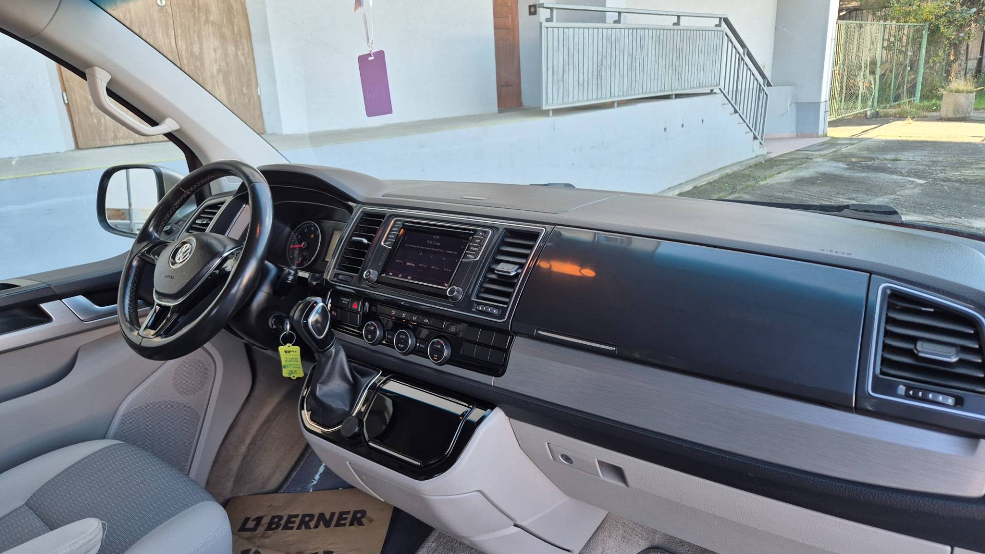 Volkswagen Multivan 2.0 TSI BMT Comfortline DSG – Obrázok 17